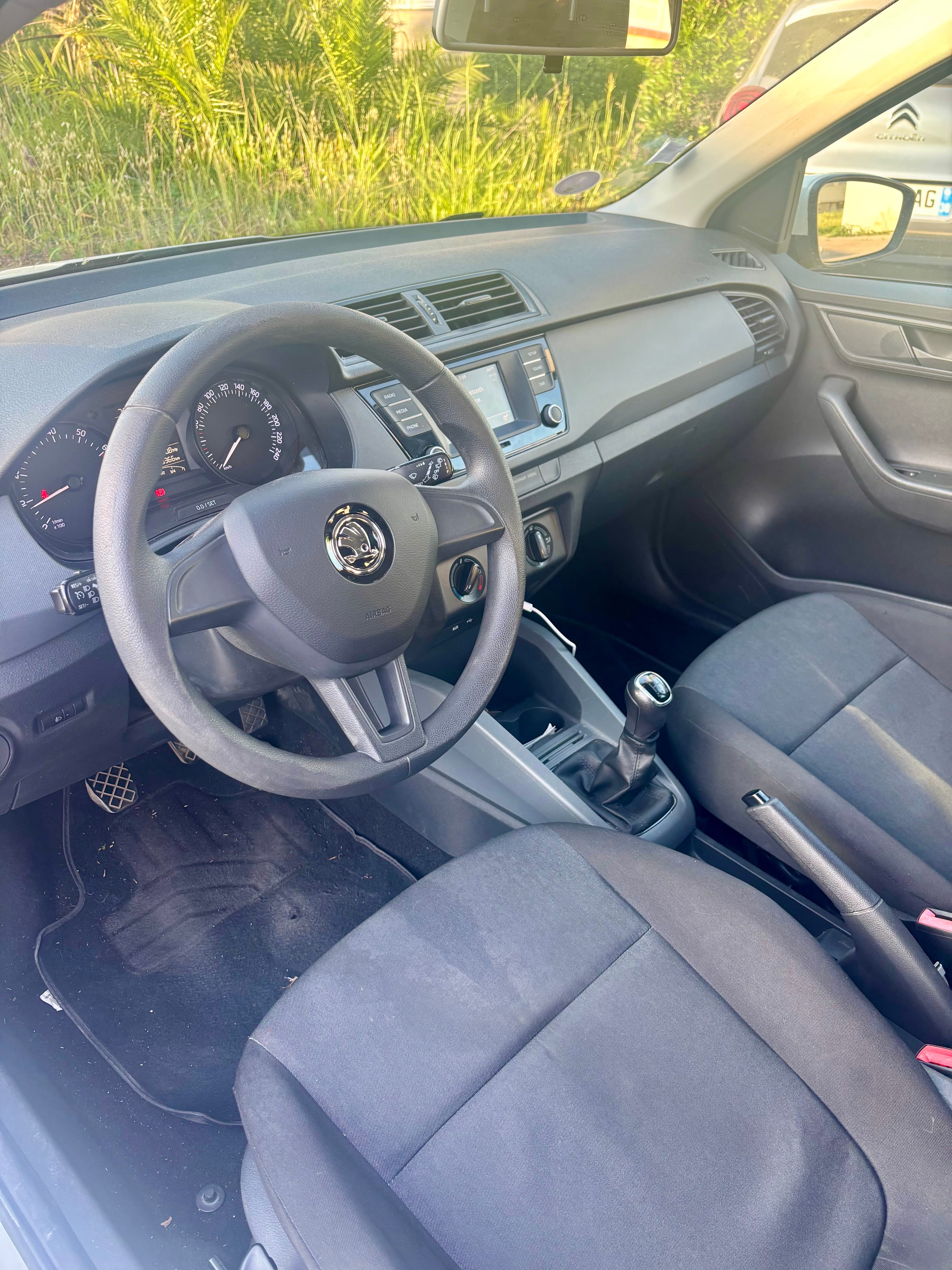 Skoda Fabia avec Siège bébé
