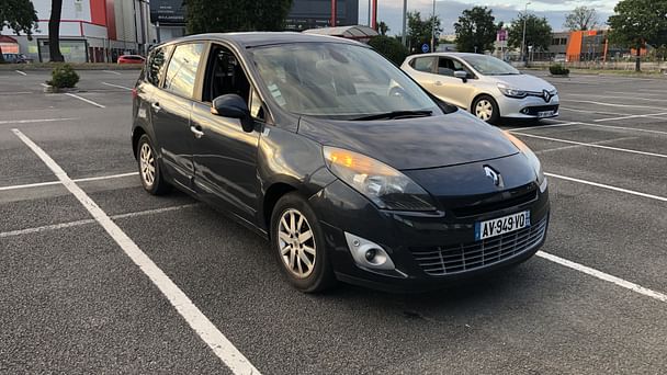 Renault Grand Scénic (Réf AV949) 1.9 dci 130 cv / 7 places / Pessac et aéroport de Bordeaux, 2010, Diesel, 7 places
