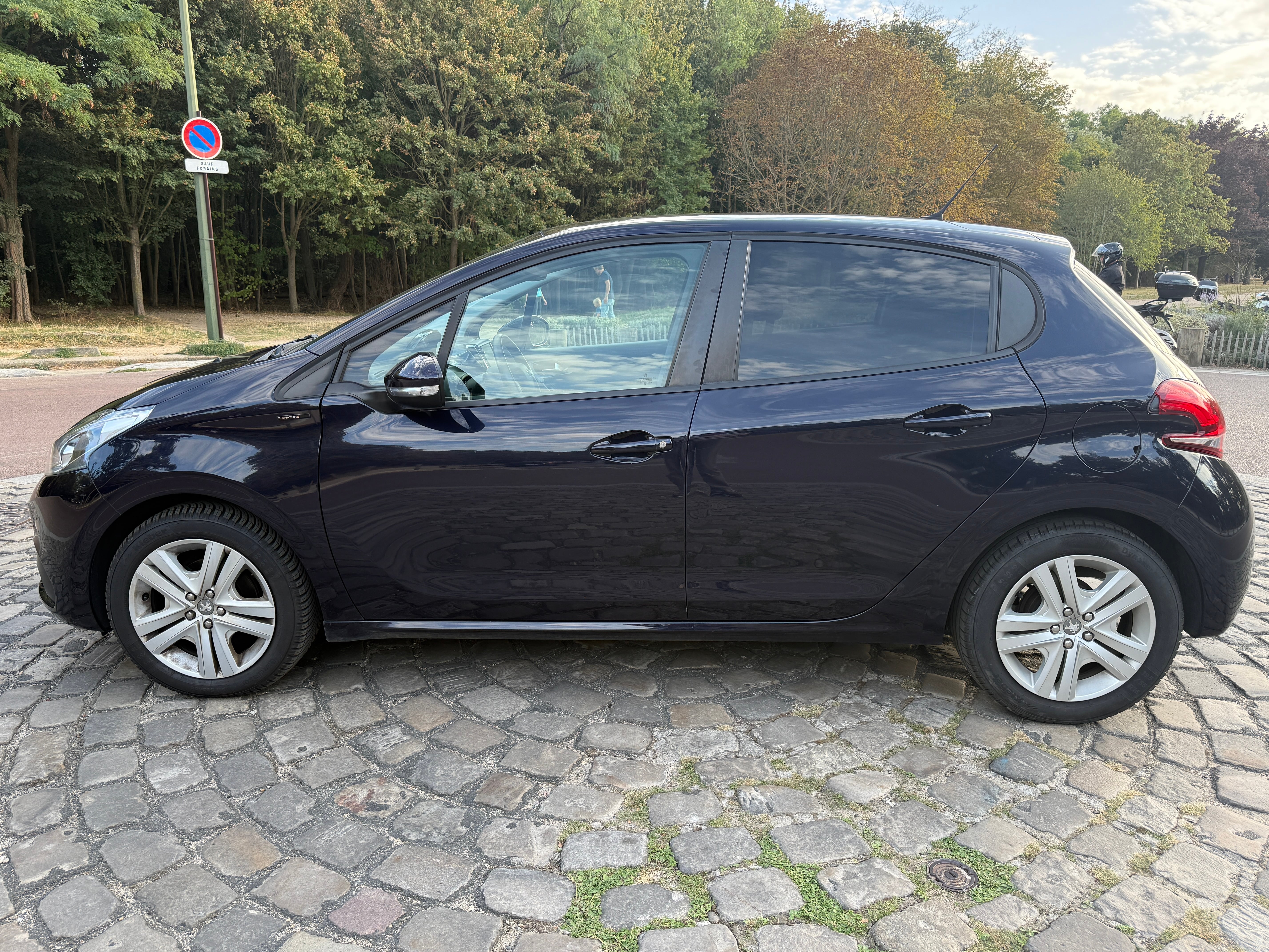 Peugeot 208 with Air conditioning