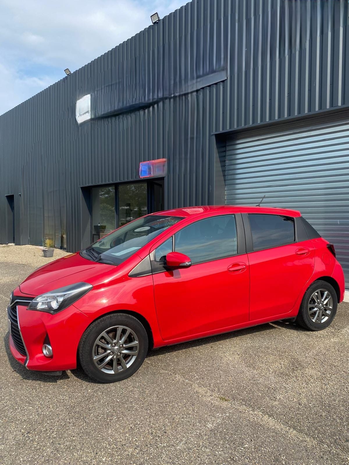Toyota Yaris 1.0 vvti essence avec GPS