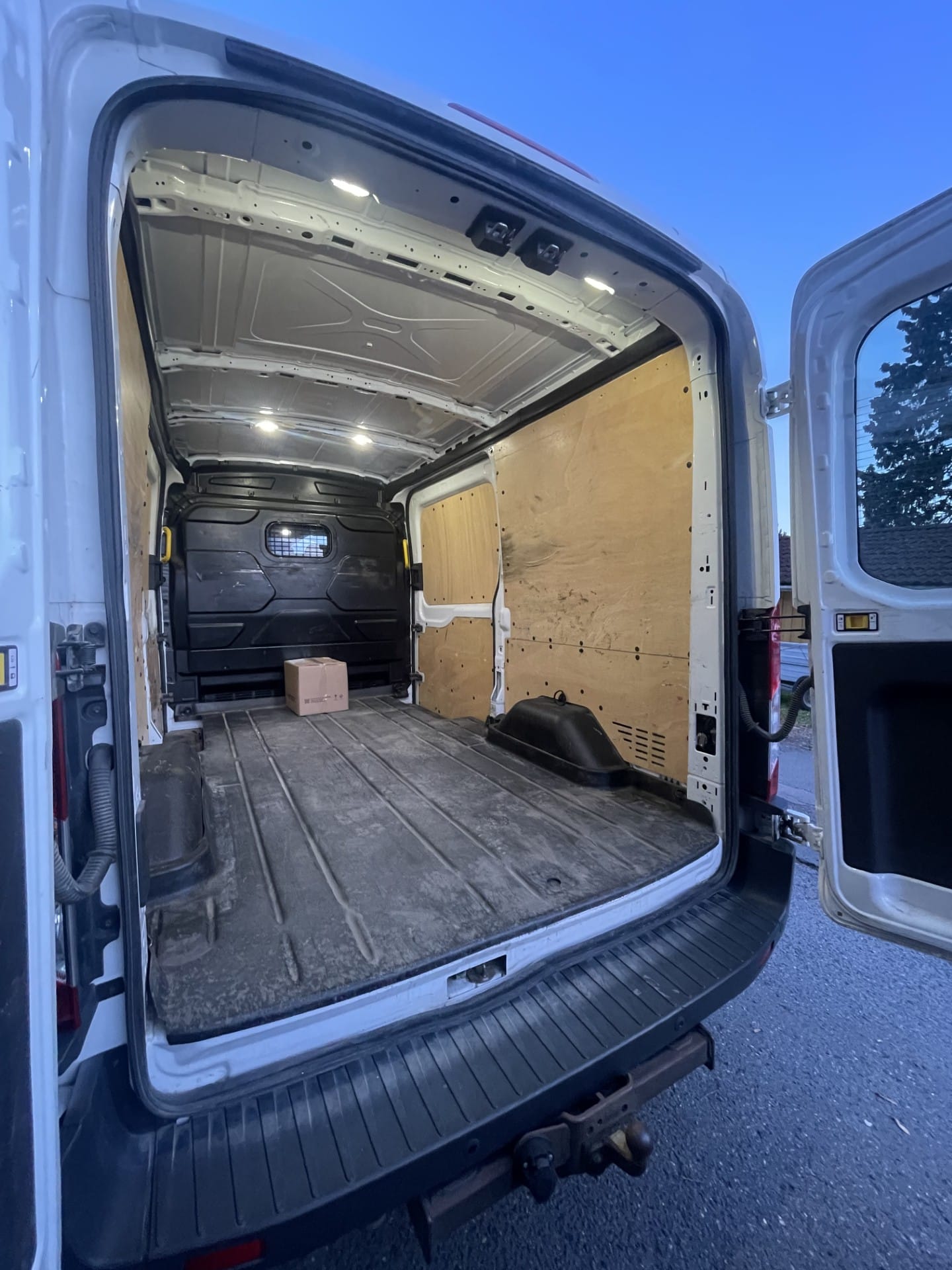 Ford Transit AWD 4 hjulstrekk / hengerfeste med Bluetooth audio