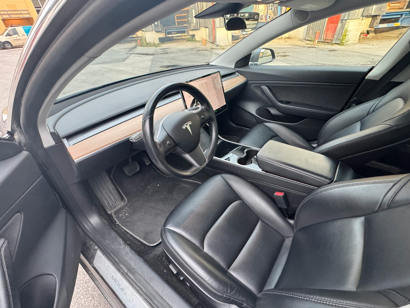 Tesla Model 3 Long Range med Babysete