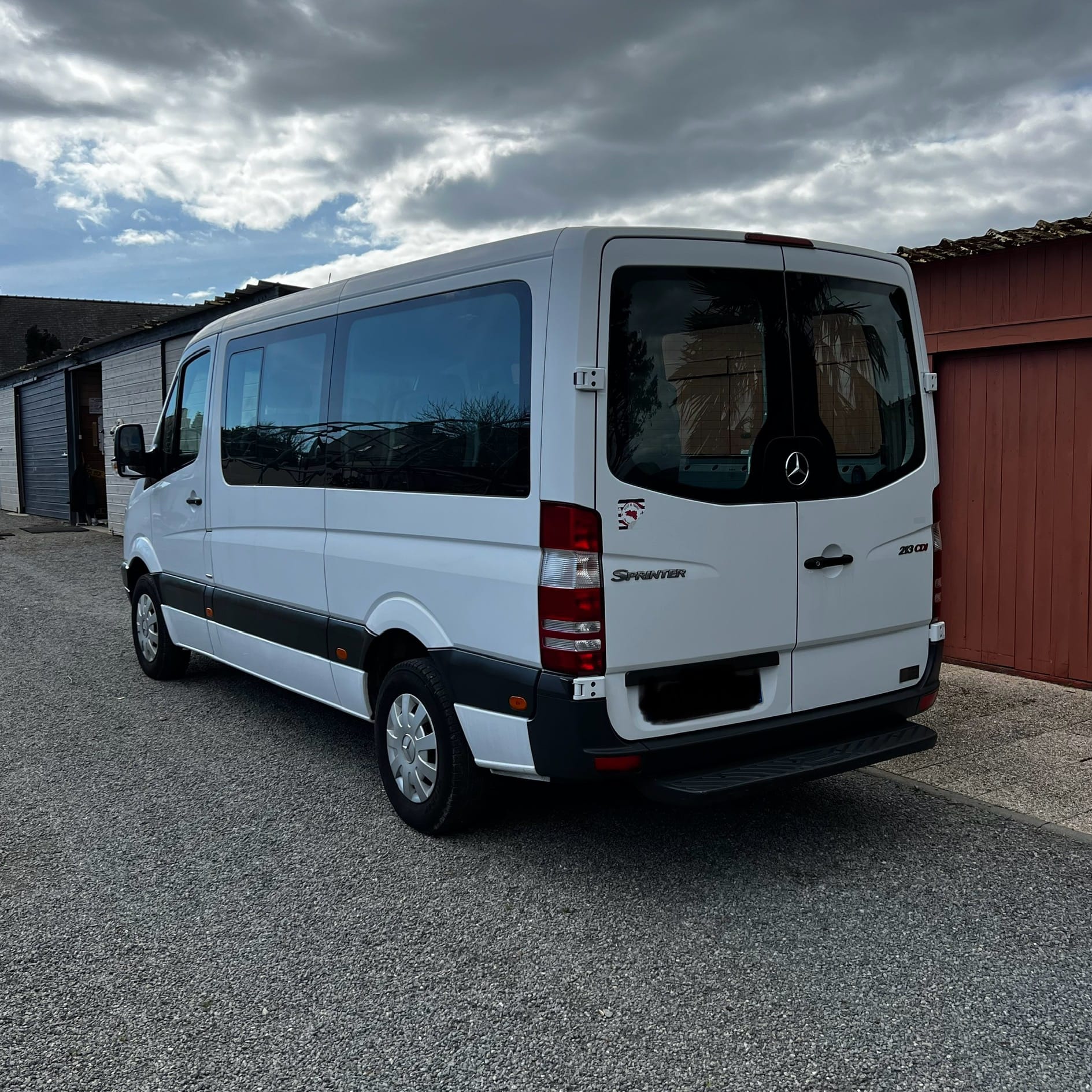 Mercedes-Benz Sprinter Combi Mini bus 8 places spacieux (accès handicapé). avec Régulateur de vitesse