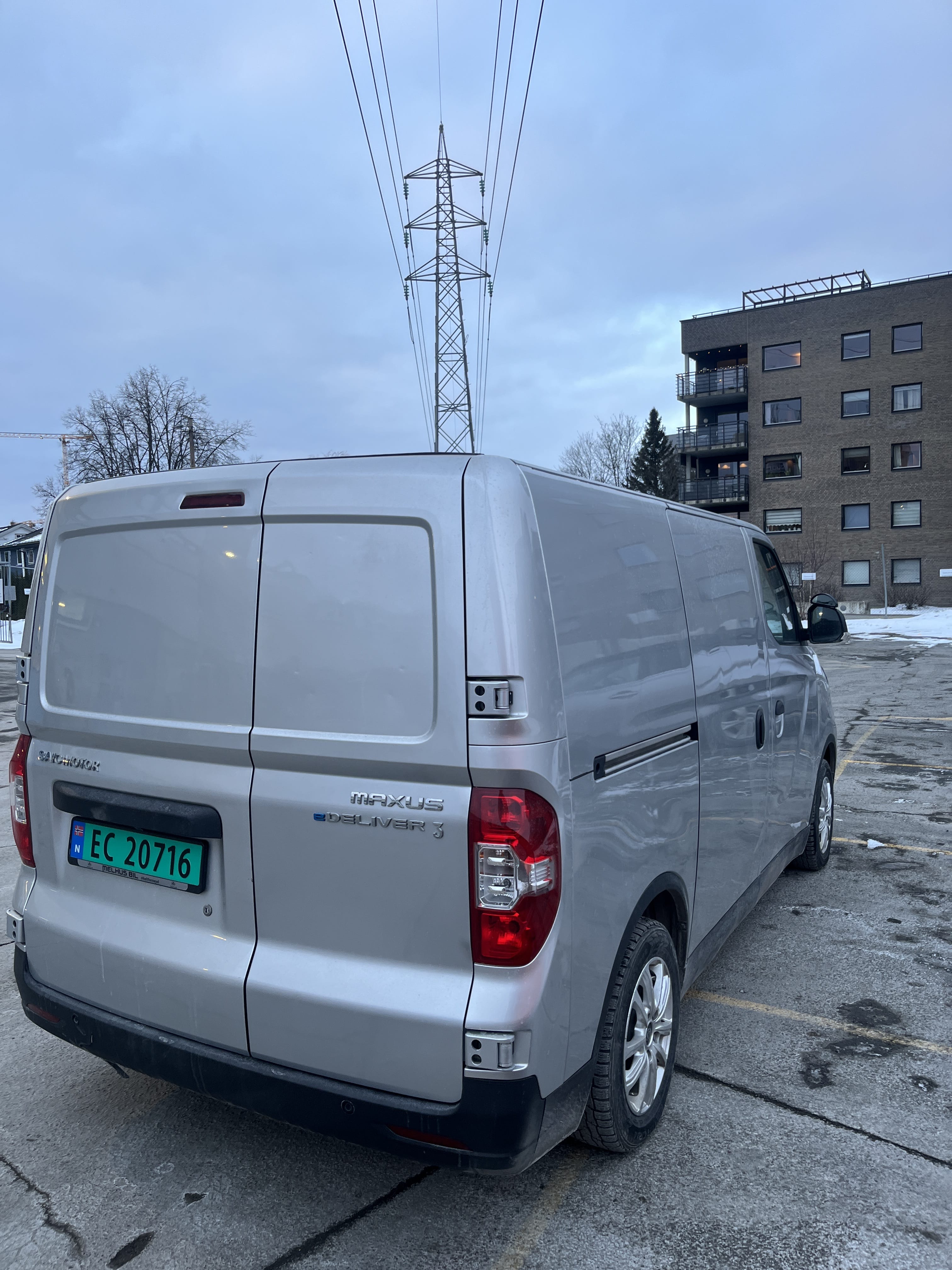 Maxus eDeliver 3 with Snow tires