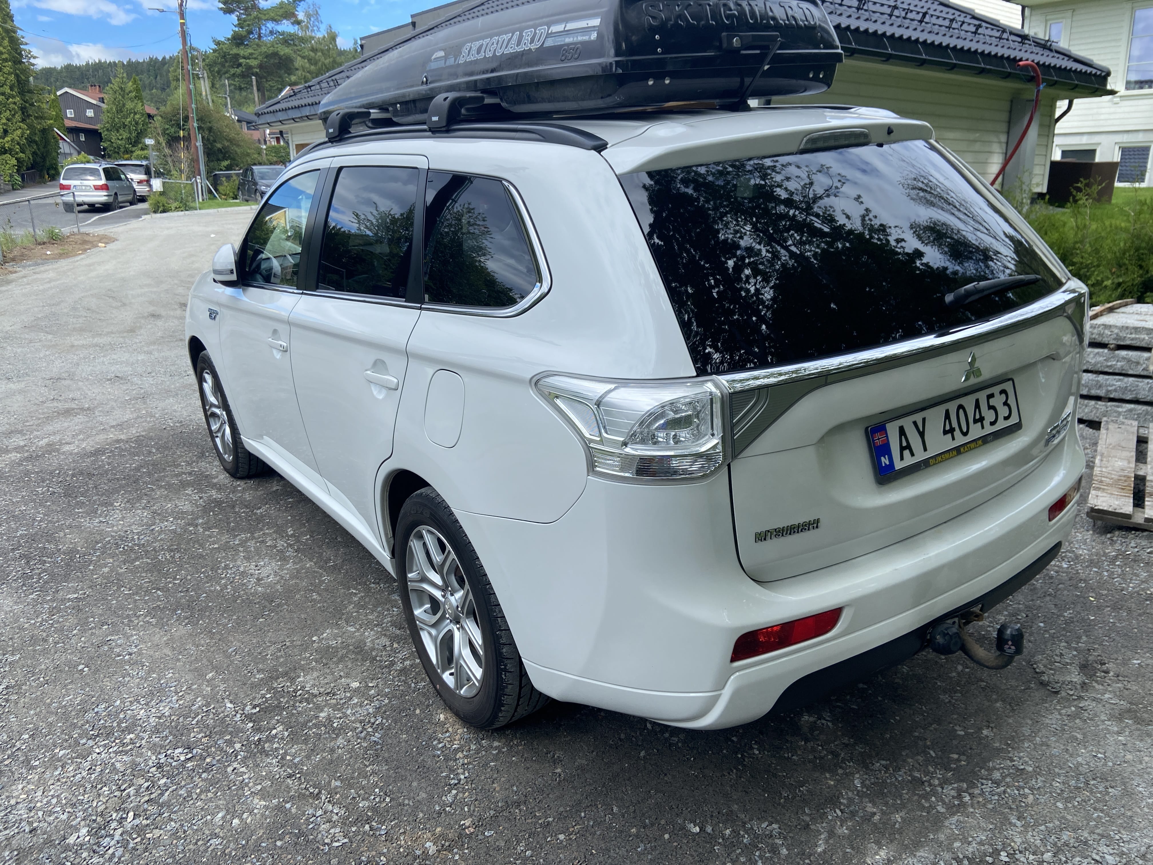 Mitsubishi Outlander Hybrid med Cruisekontroll