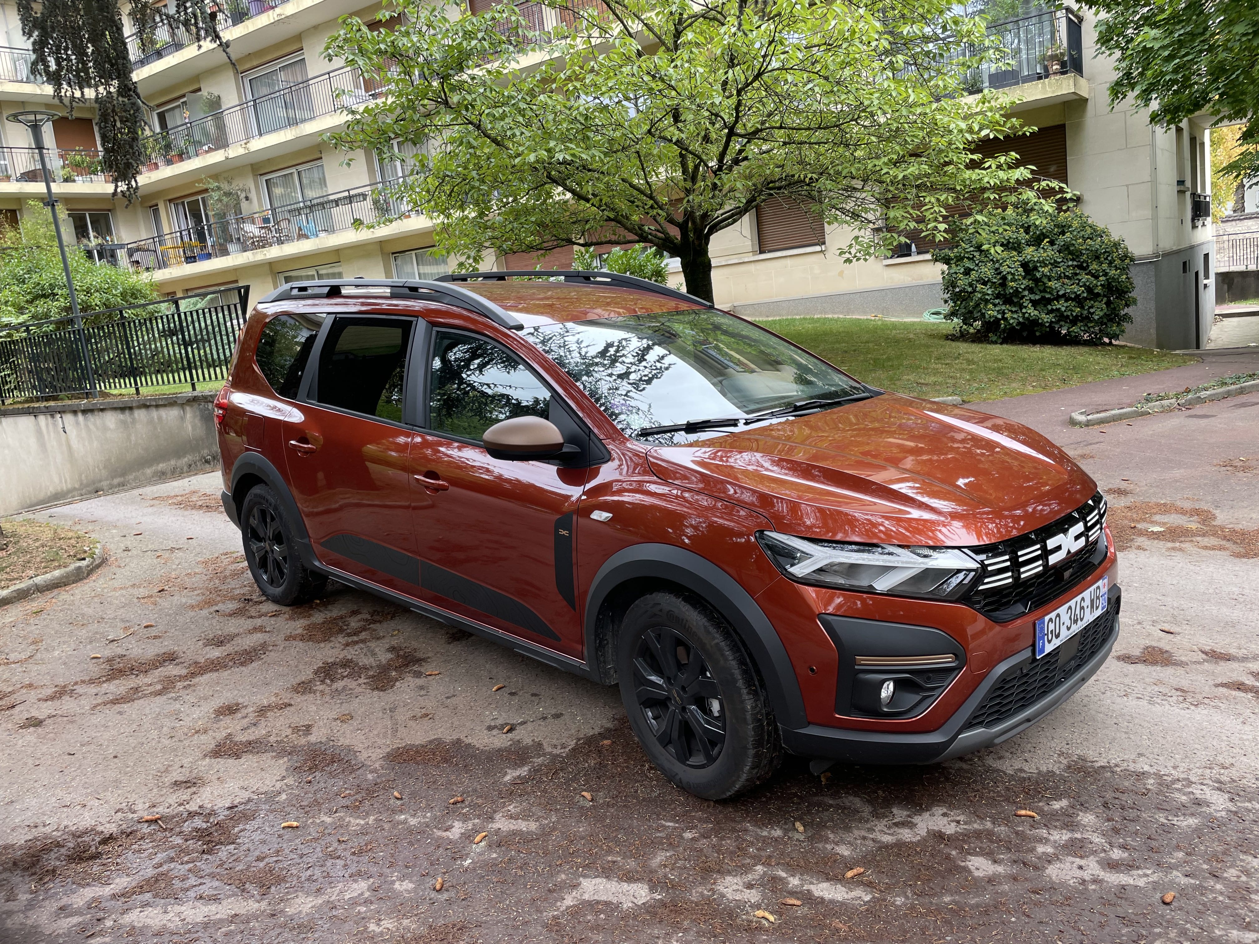 Dacia Jogger, 2023, Essence 95 / Électrique (hybride), automatique, 7 places