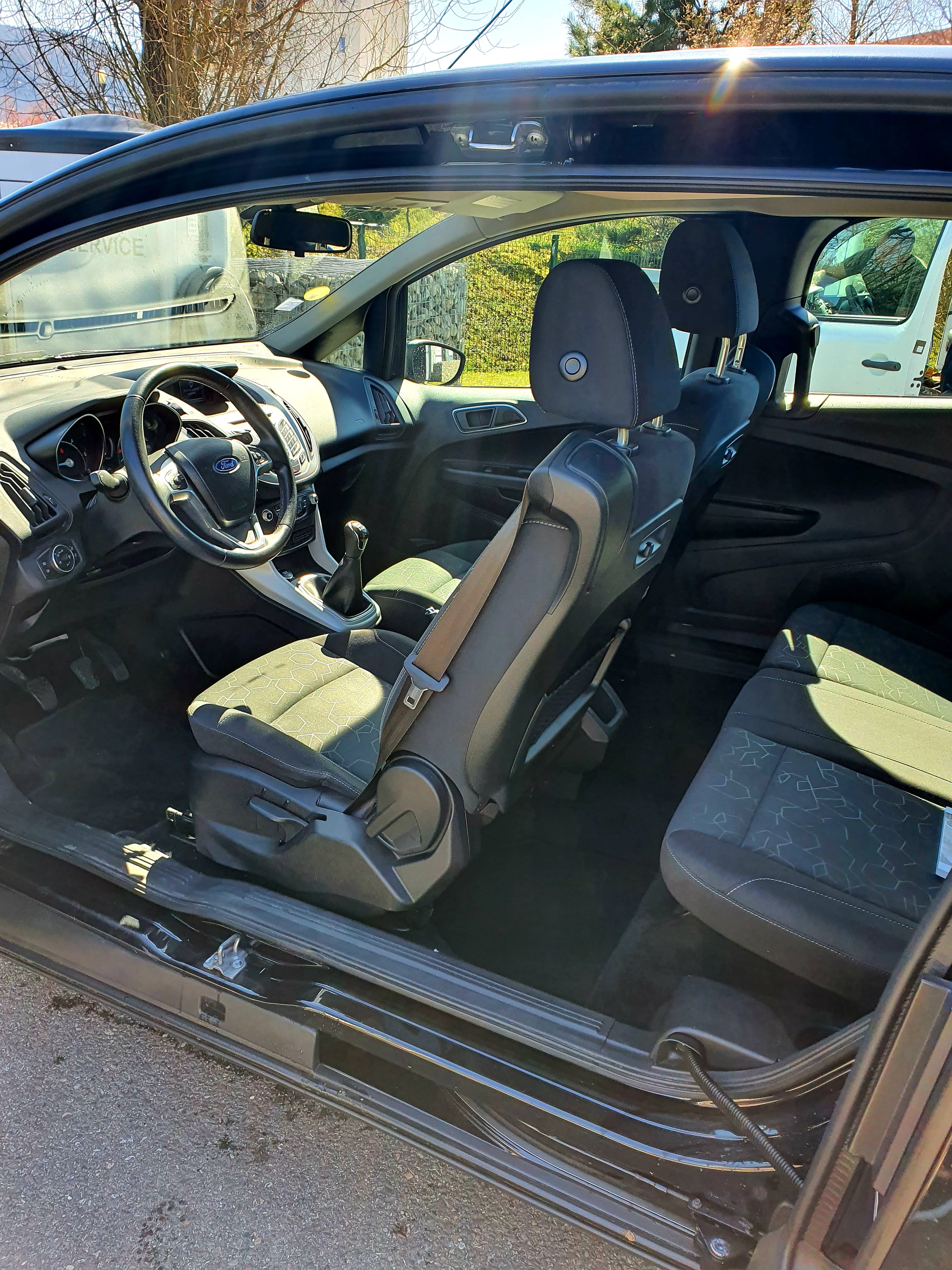 Ford B-Max avec Pneus neige