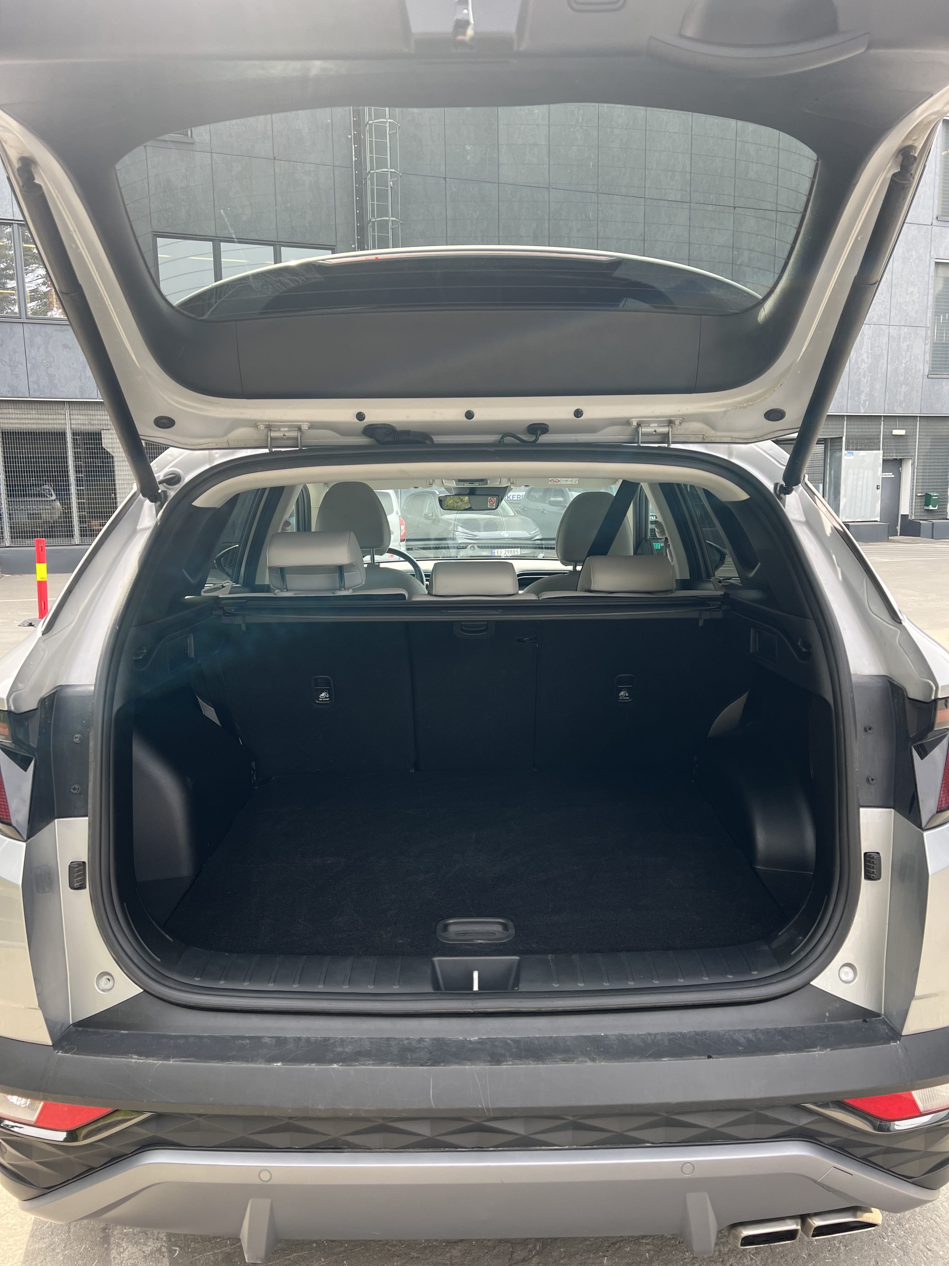 Hyundai Tucson Hybrid Limited m/Skiboks with Bluetooth audio