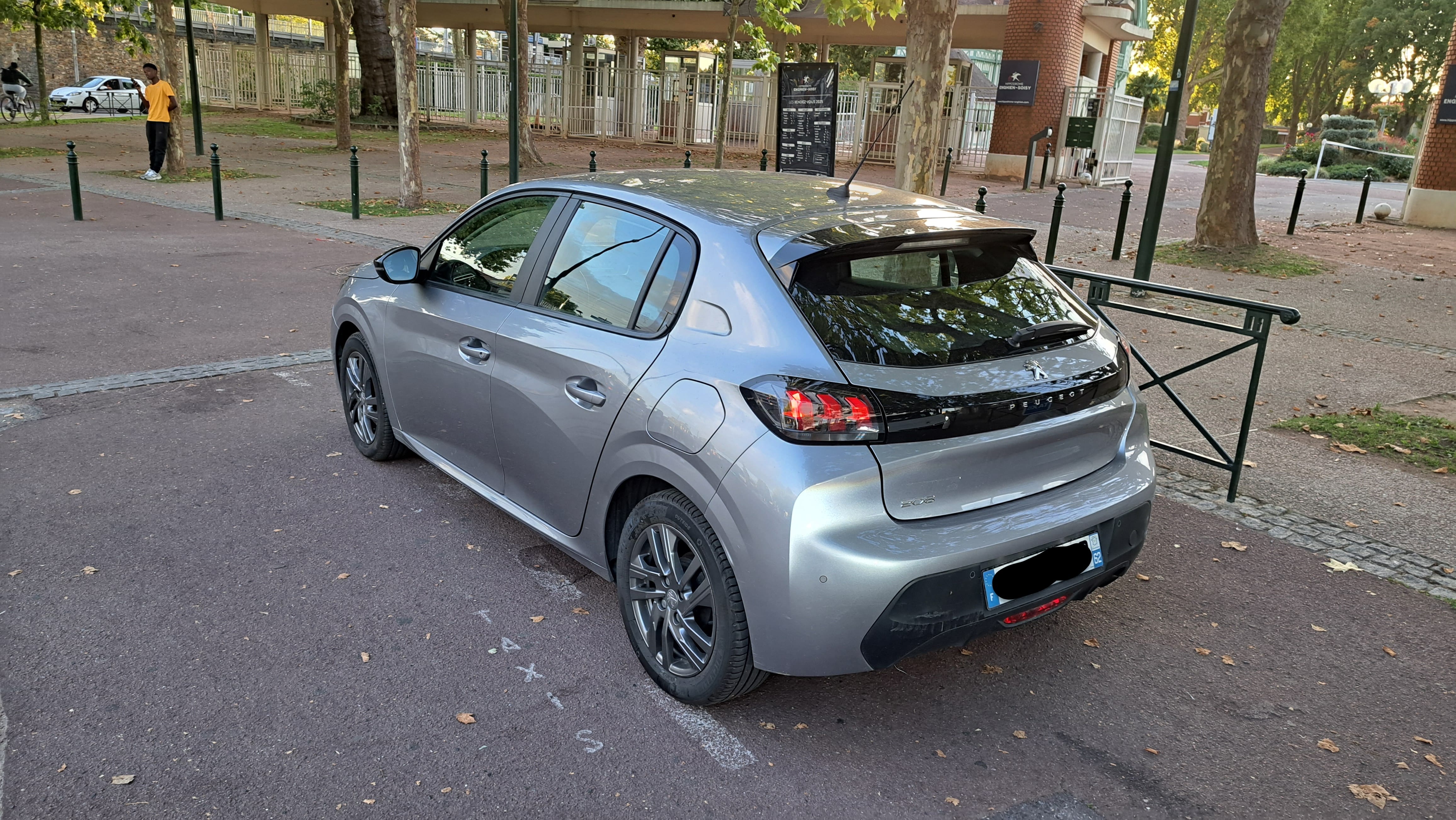 Peugeot 208 avec GPS