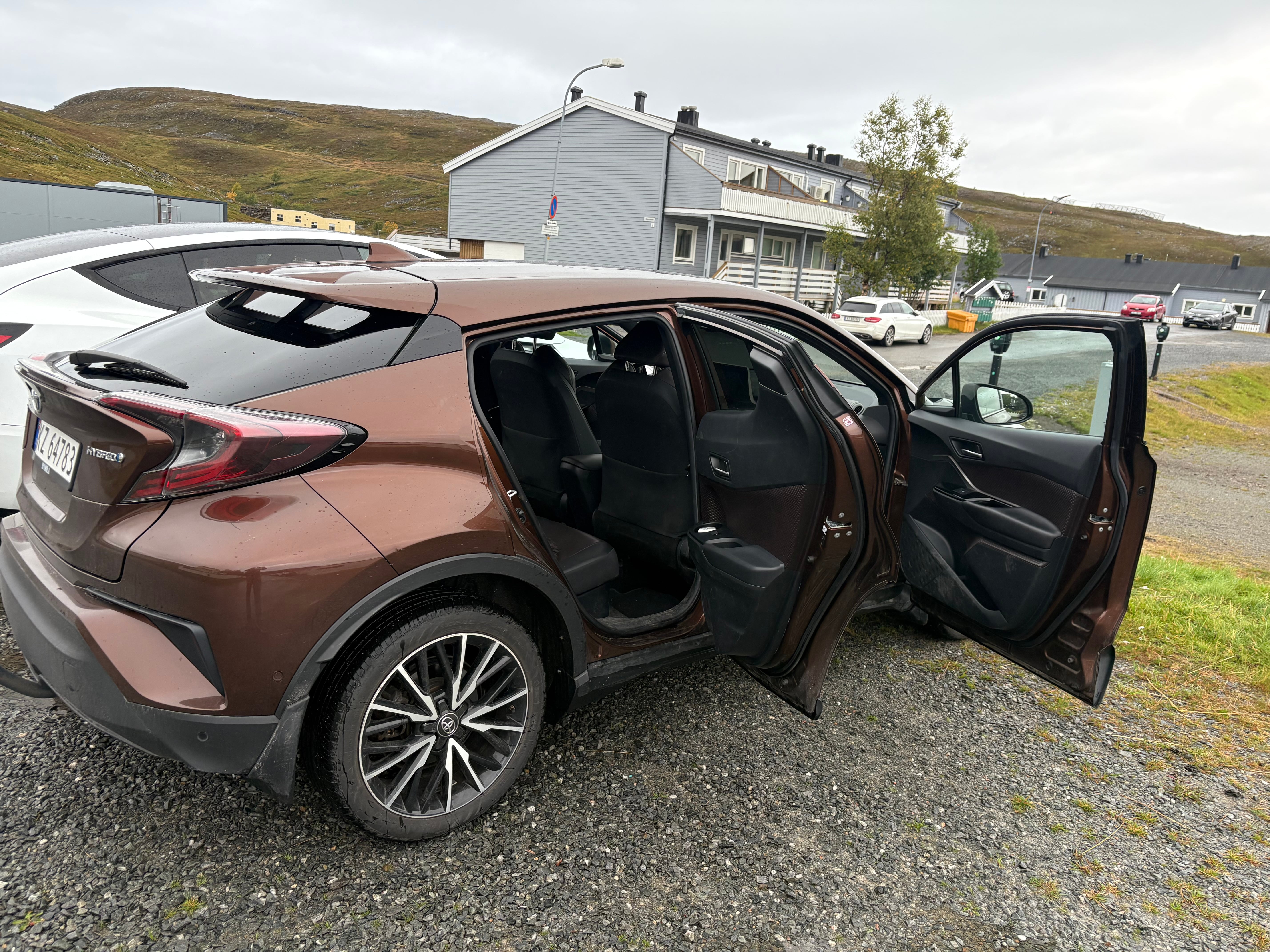 Toyota C-HR Hybrid med USB ladeuttak