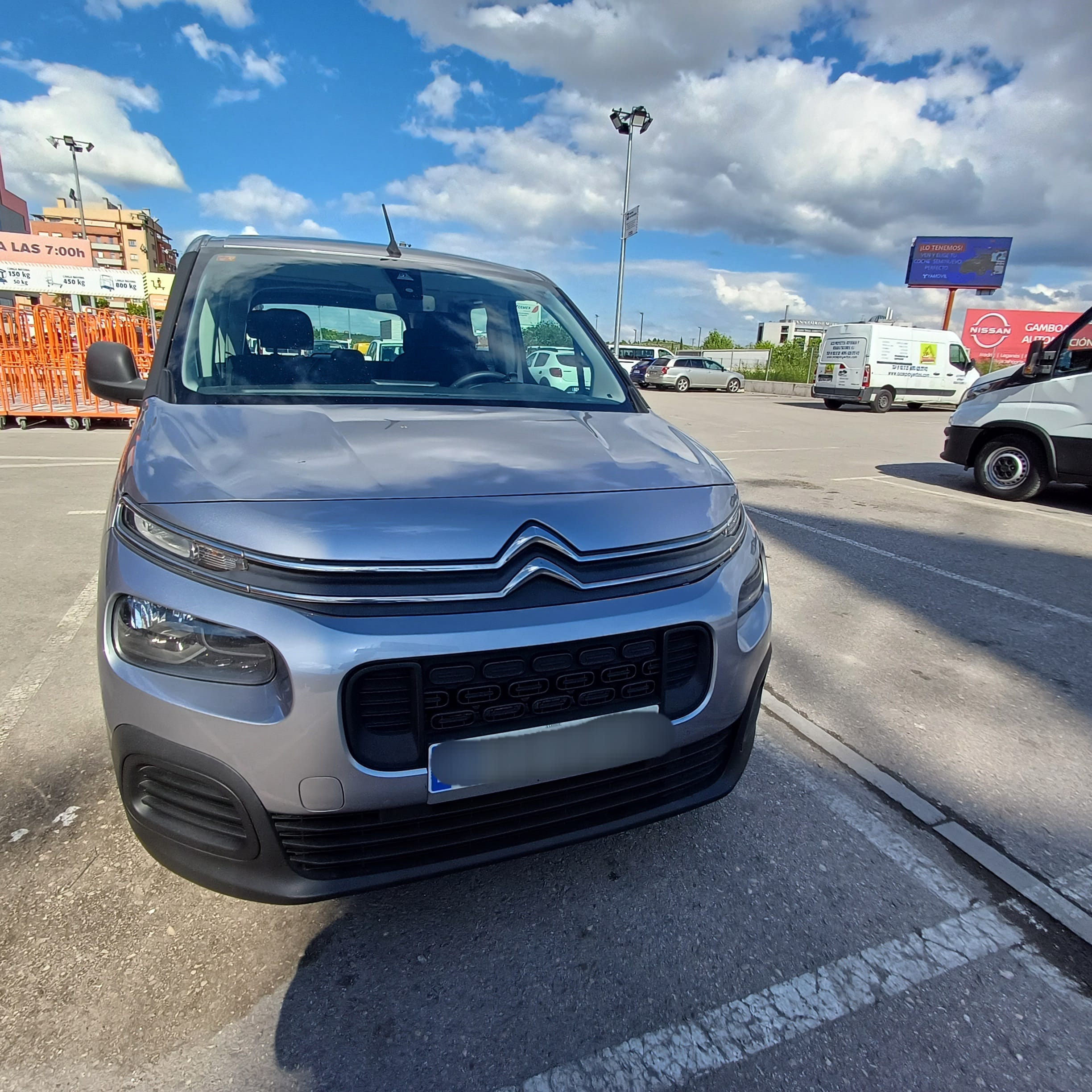 Citroen Berlingo with Air conditioning