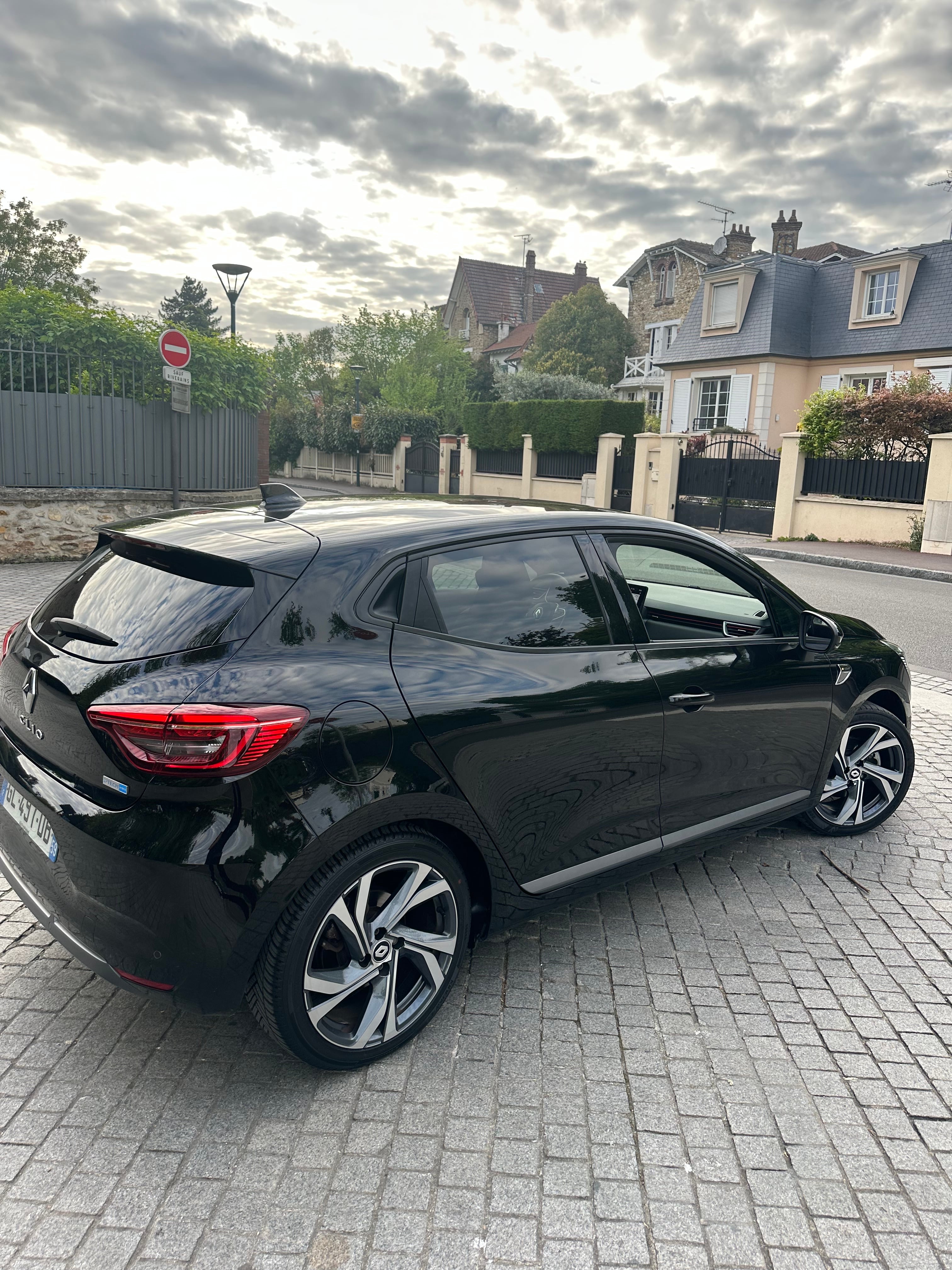Renault Clio E-tech avec Régulateur de vitesse