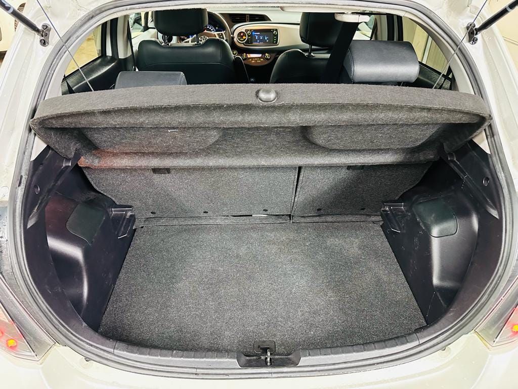 Toyota Yaris Hybrid 1,5  Automat, Panorama med Bluetooth audio