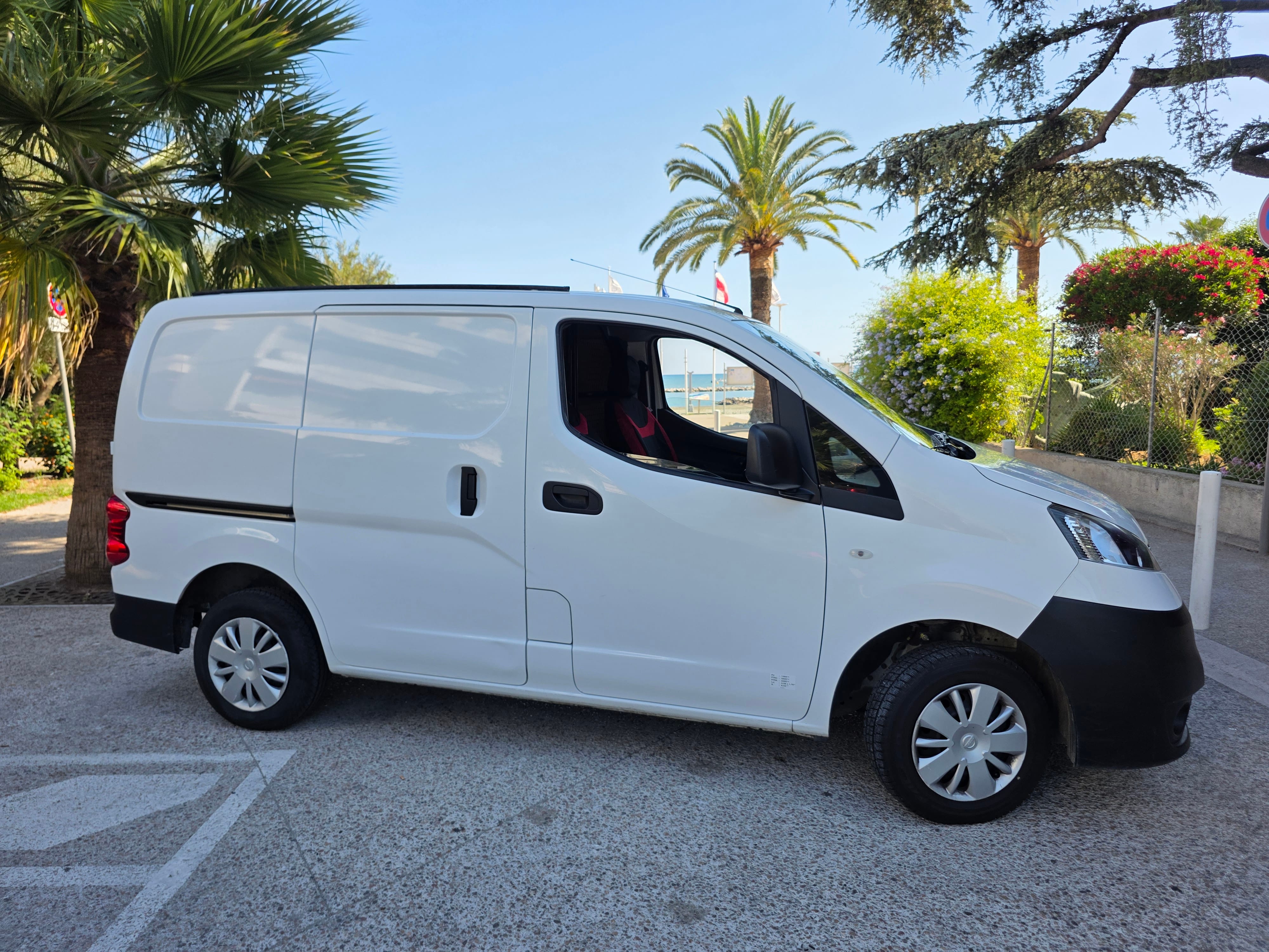 Nissan NV200 PROCHE GARE avec Climatisation