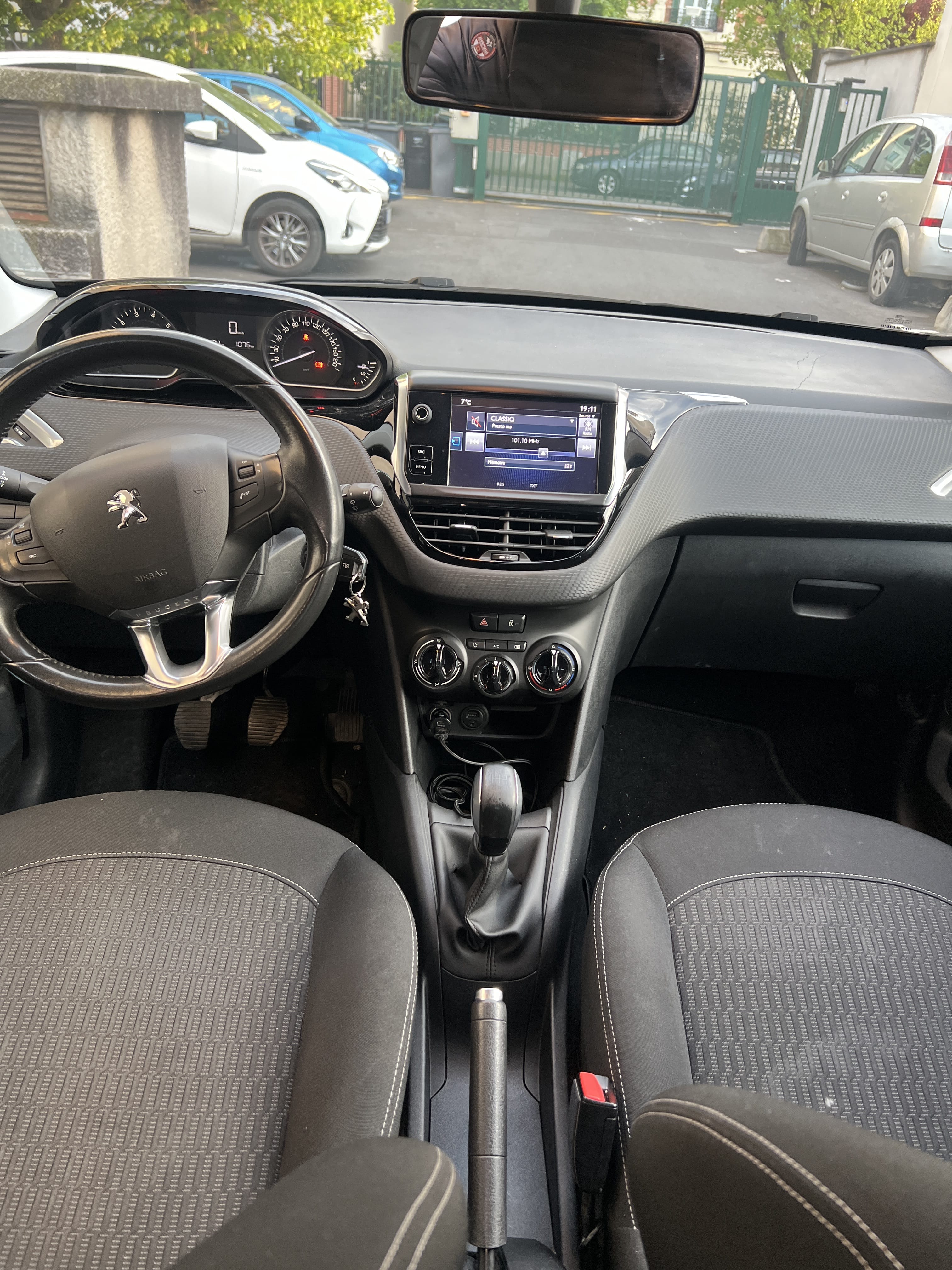 Peugeot 208 avec Régulateur de vitesse
