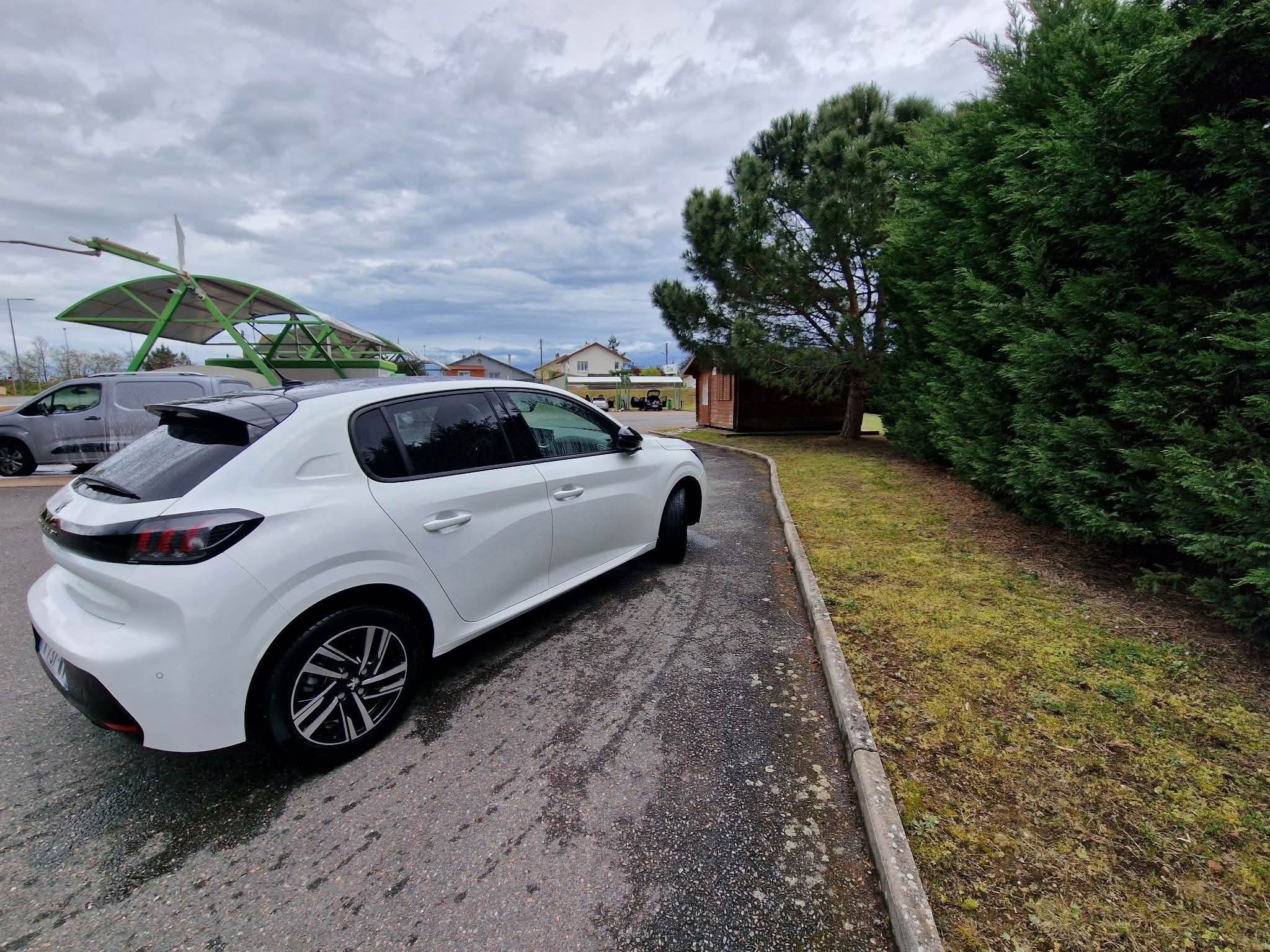 Peugeot 208 avec Climatisation