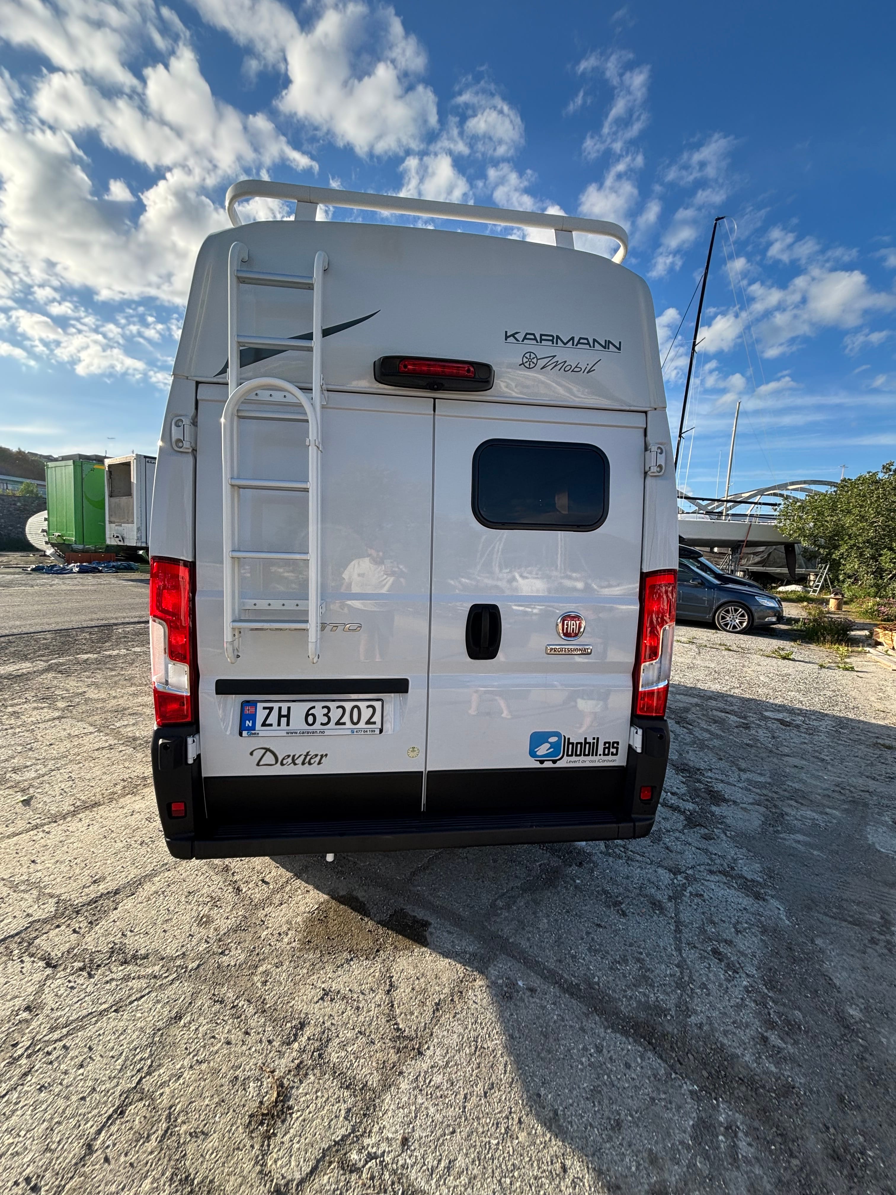 Karmann Mobil DEXTER 550 with Backup camera