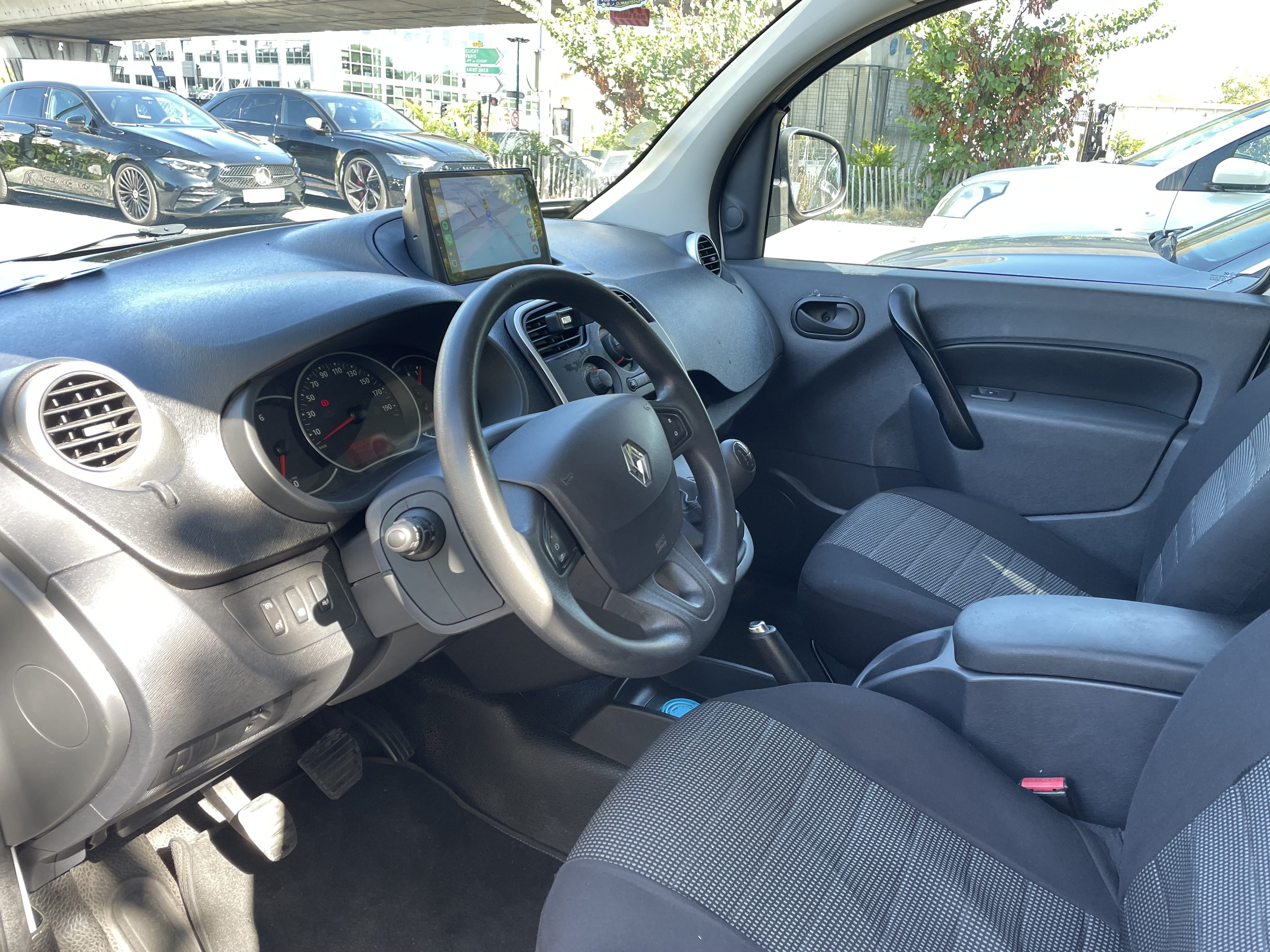 Renault Kangoo Fourgon  : MAXI (grand volume) avec Régulateur de vitesse