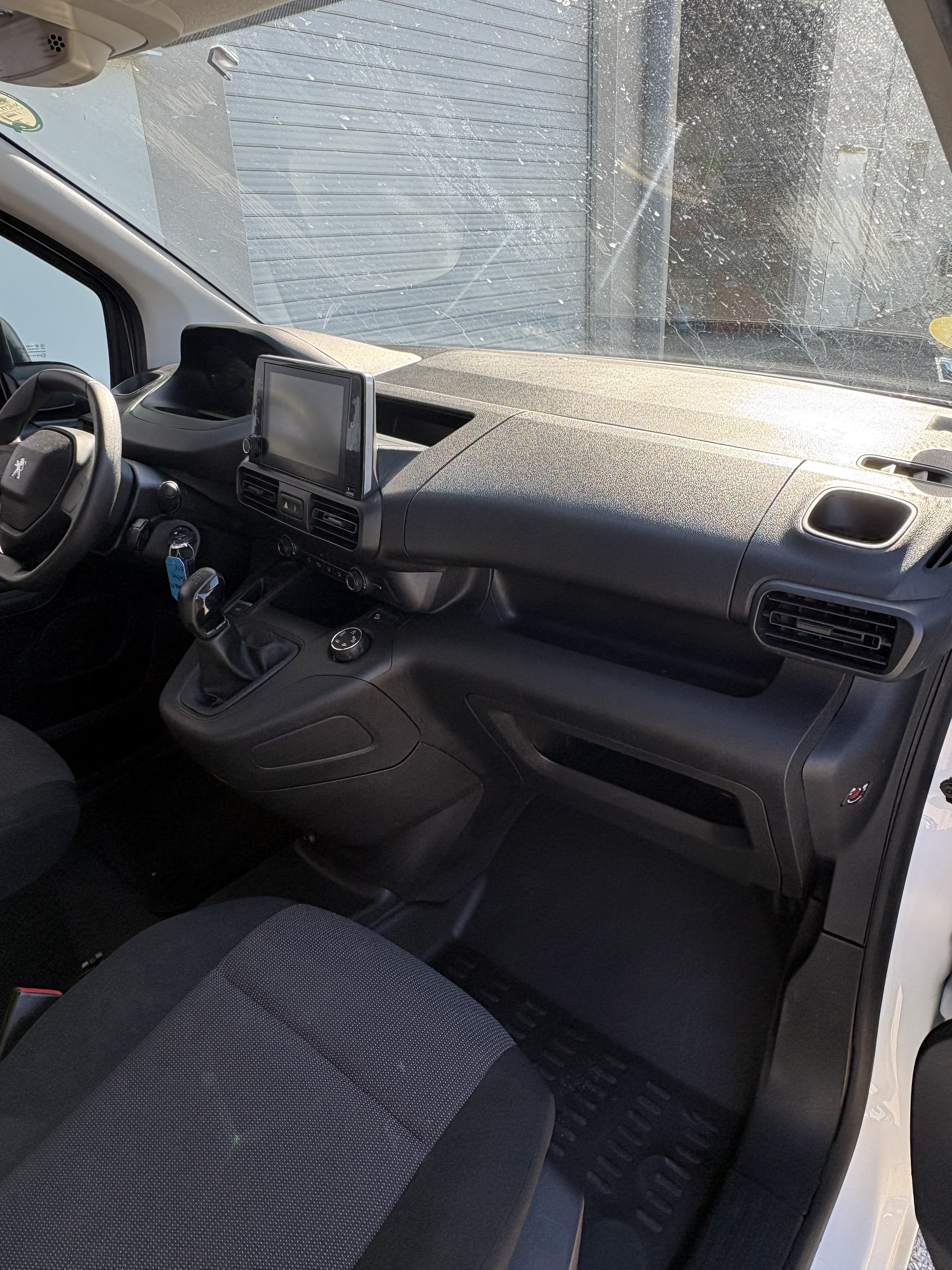 Peugeot Partner Fourgon avec GPS