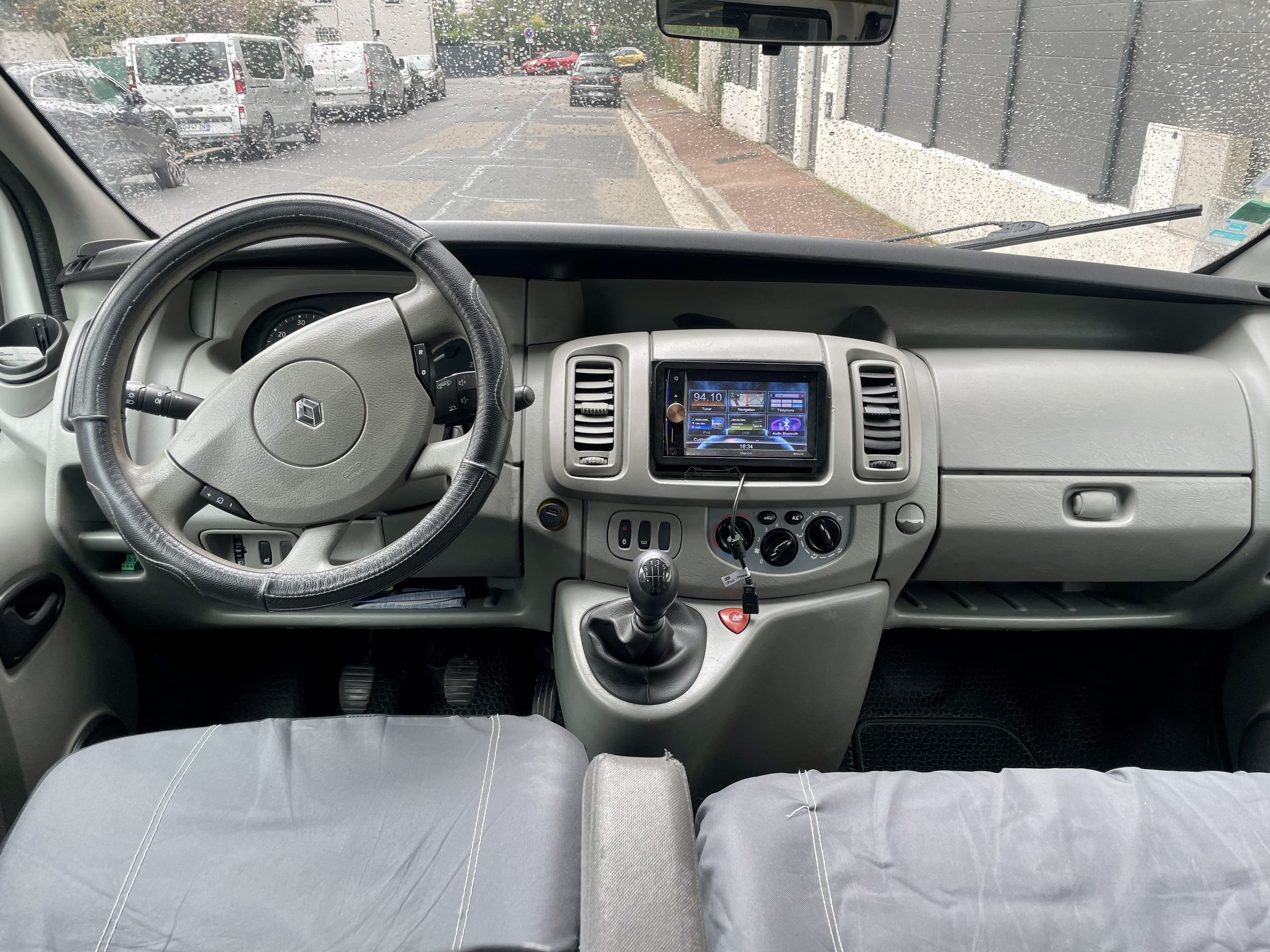 Renault Trafic Passenger with Cruise control