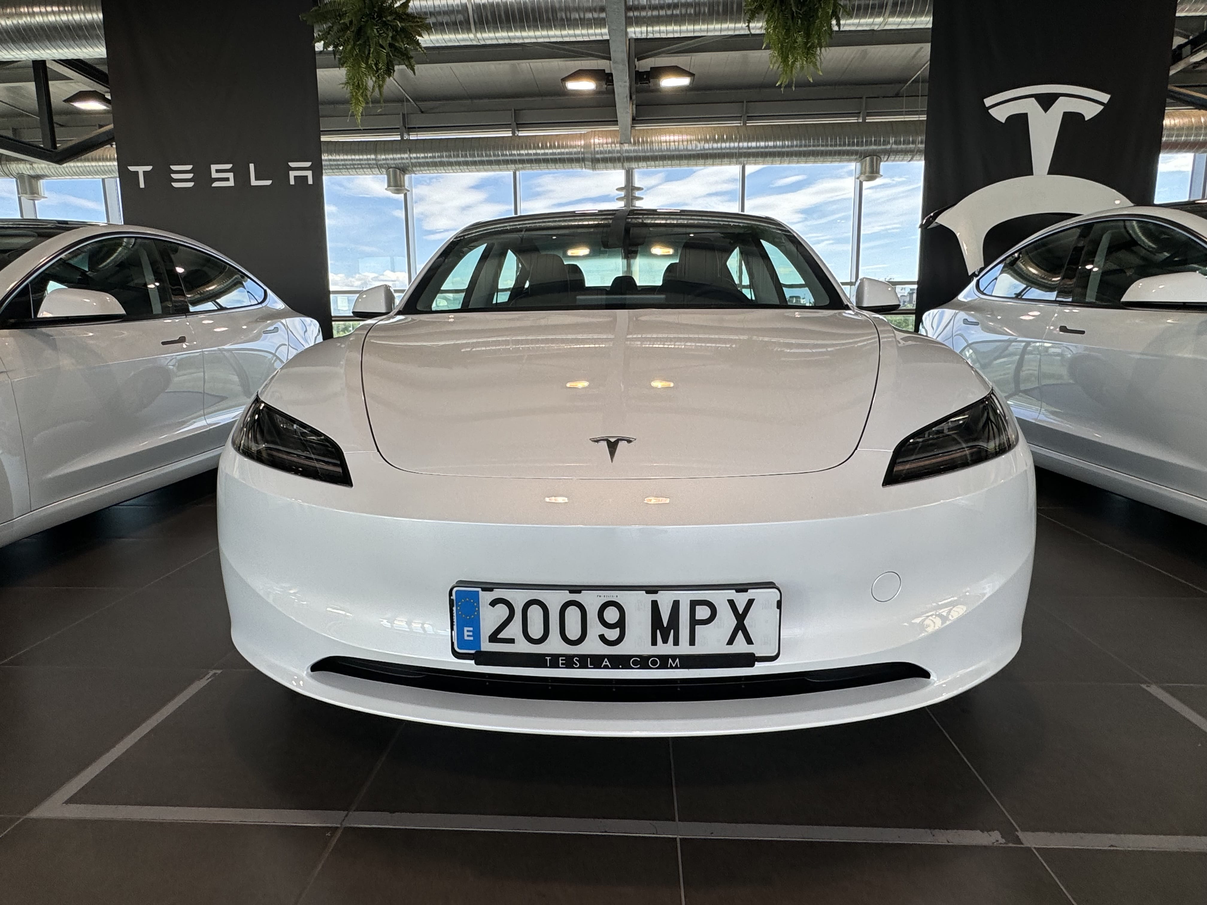 Tesla Model 3, 2024, Eléctrico, Automático