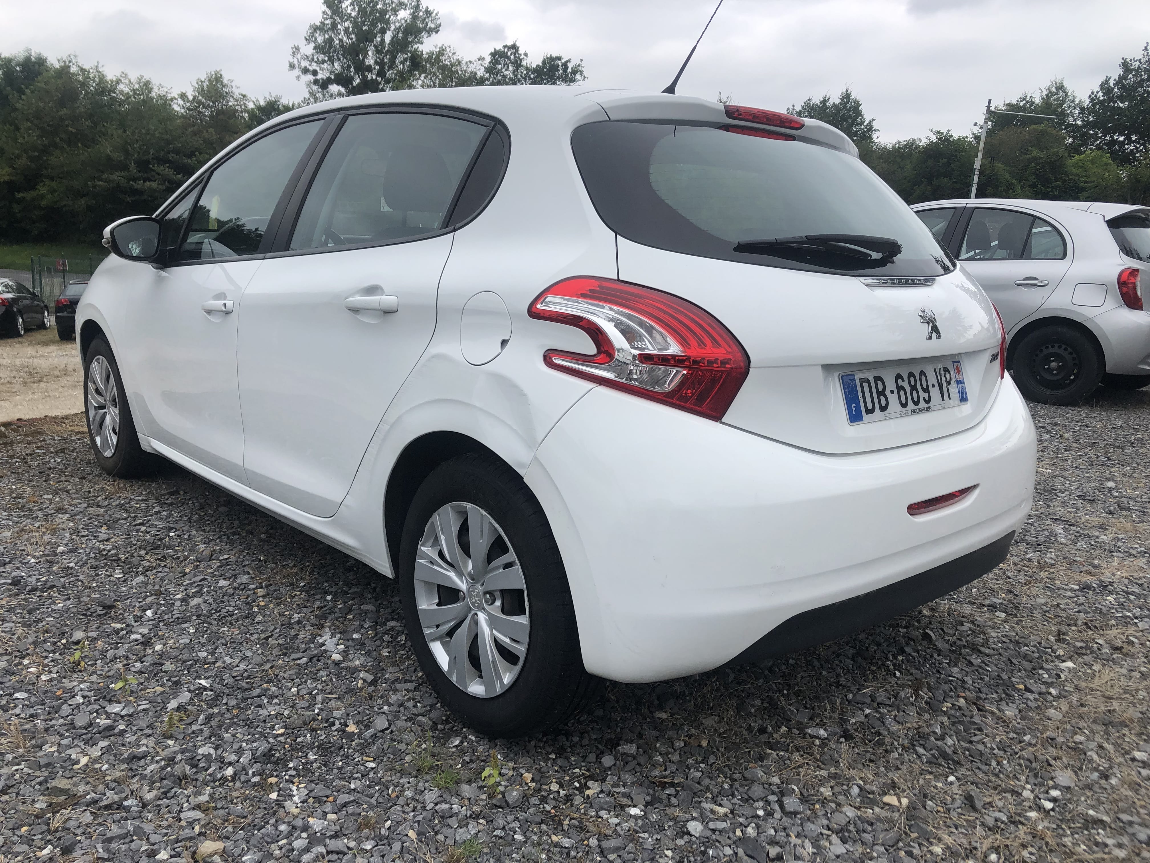 Peugeot 208 Diesel *20036* DB689VP avec Audio Bluetooth