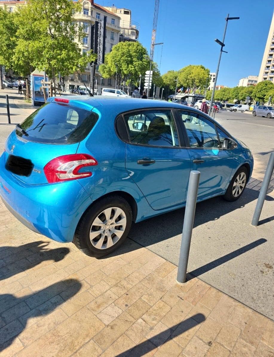 Peugeot 208 avec Régulateur de vitesse