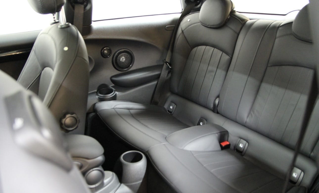 Mini Cooper SE med Bluetooth audio