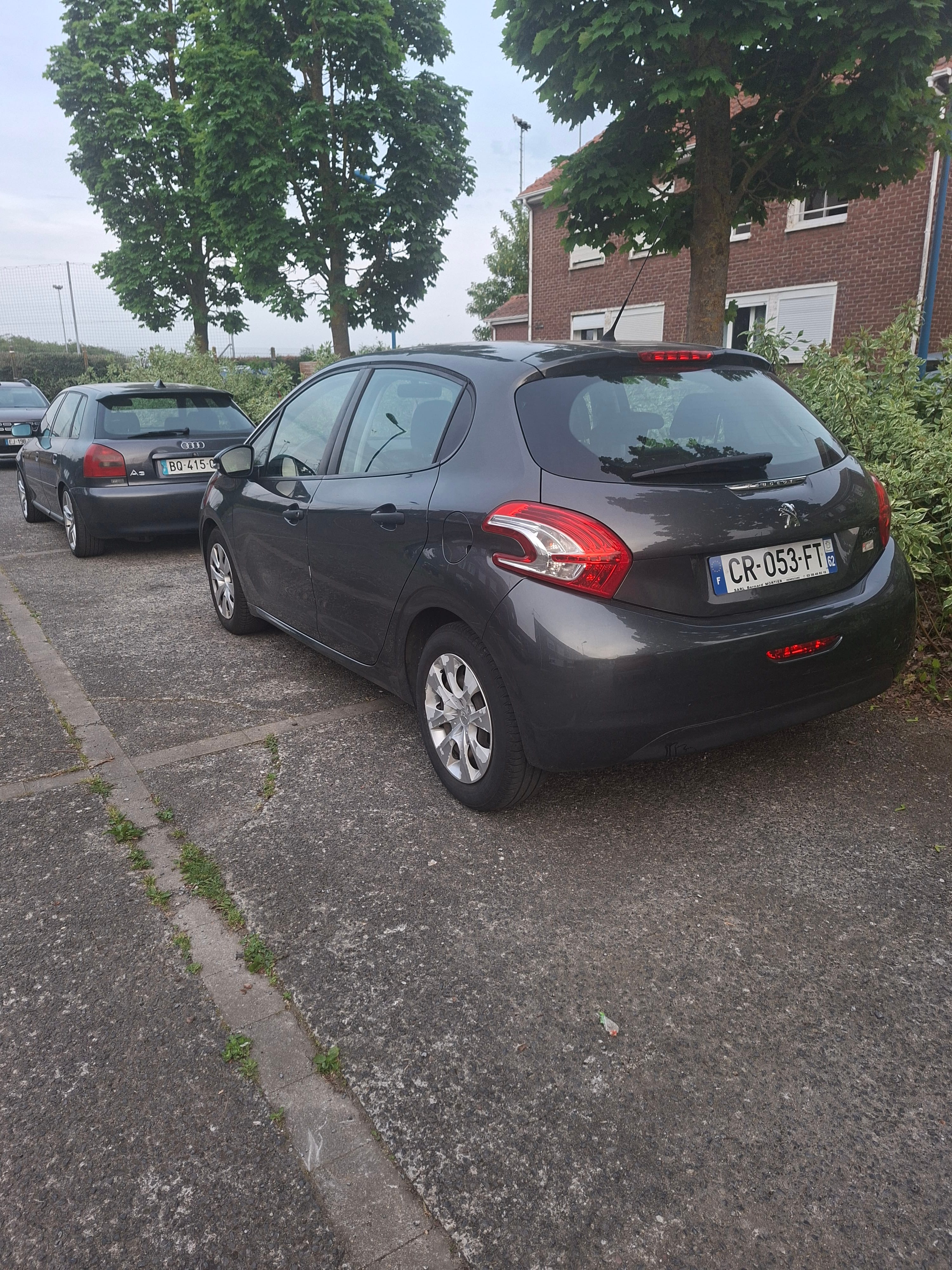 Peugeot 208 1. Vti 68ch avec Autoradio