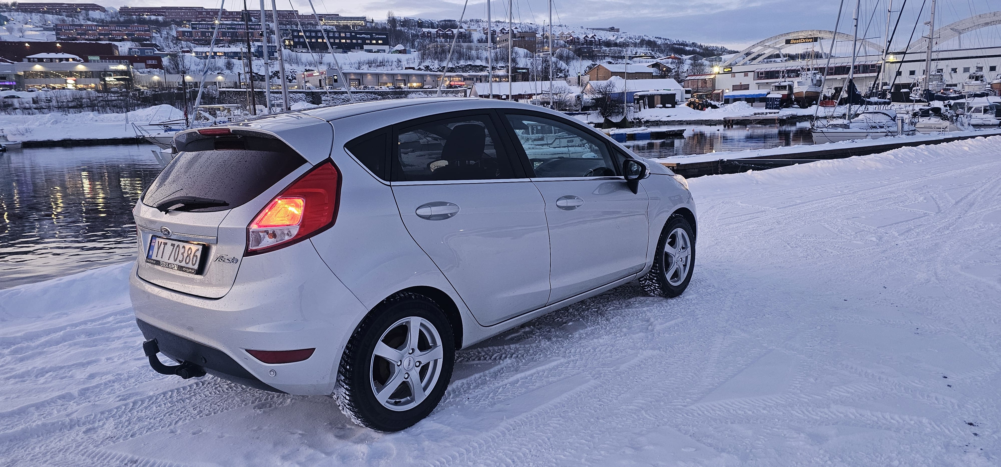 Ford Fiesta 1,0i Ecoboost 80 hk met Sneeuwbanden
