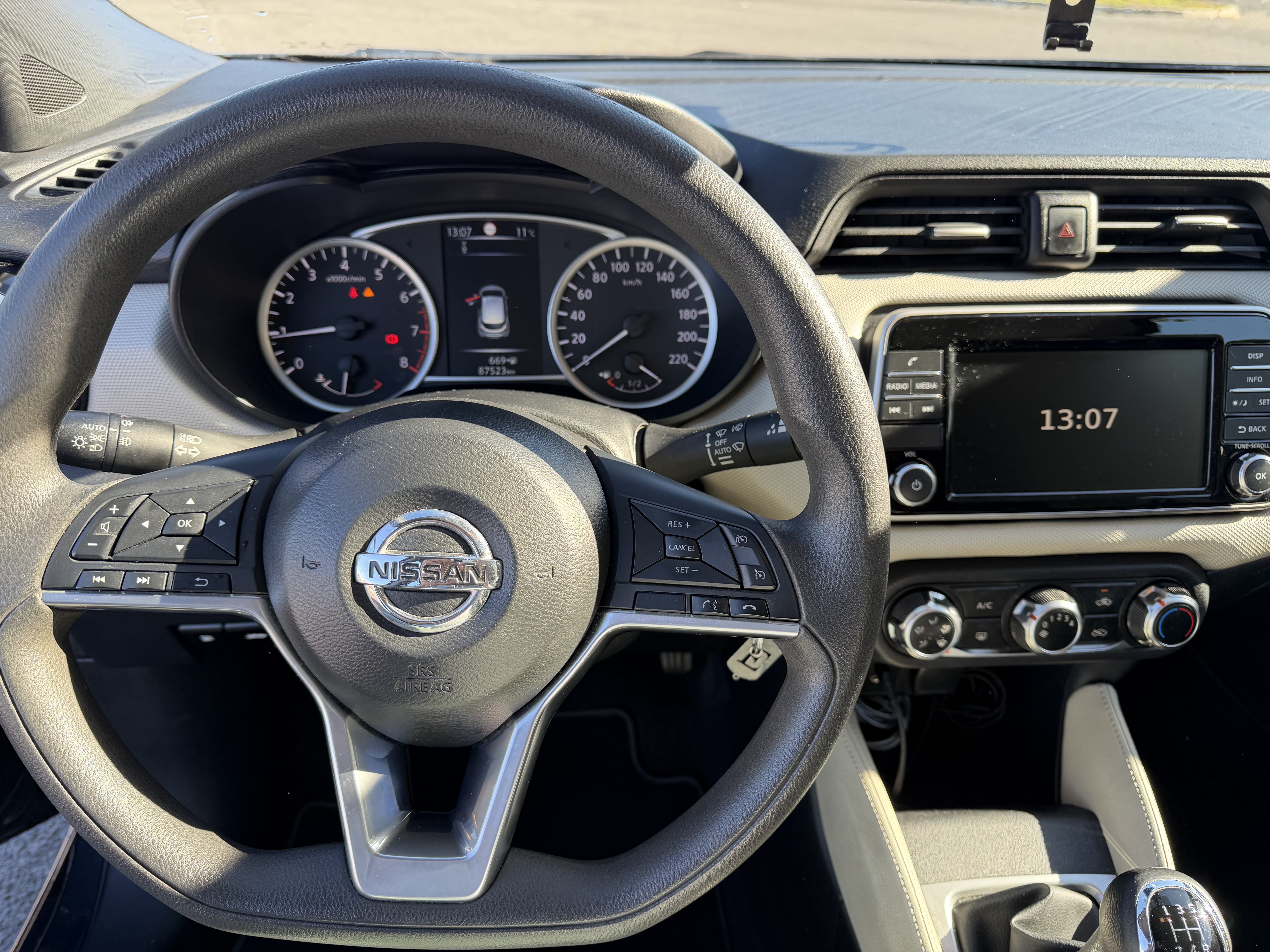 Nissan Micra avec Siège bébé