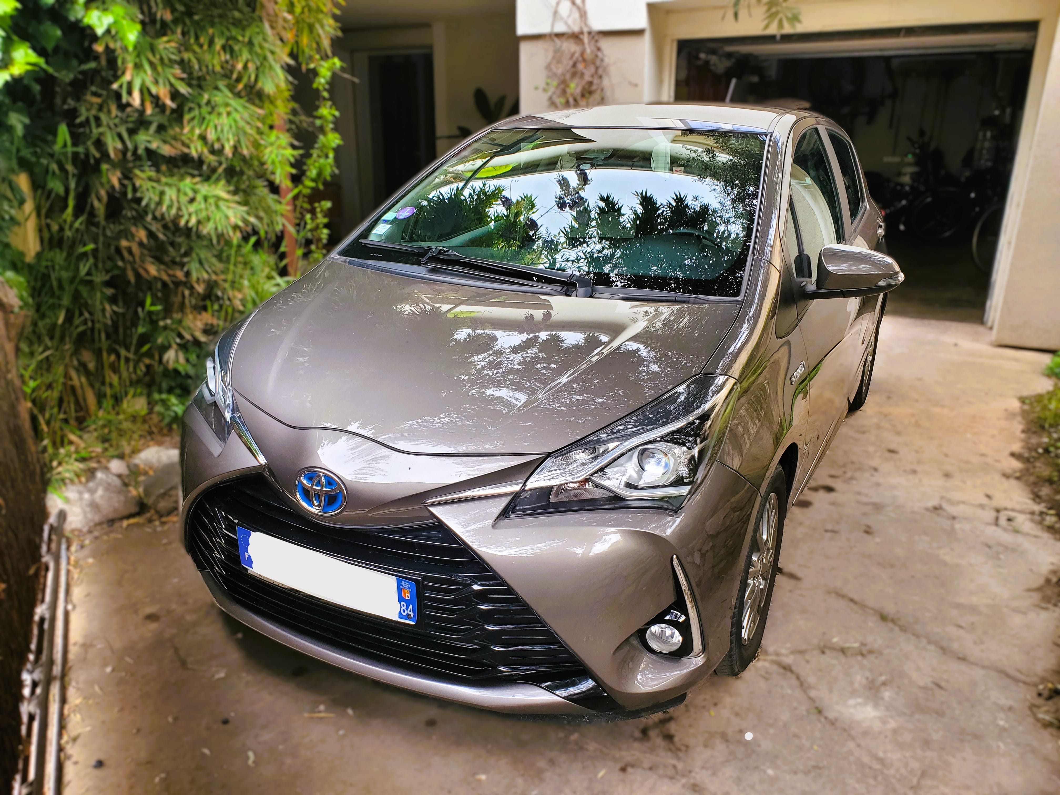 Toyota Yaris Hybride Boîte automatique, 2018, Essence 95 / Électrique (hybride), automatique