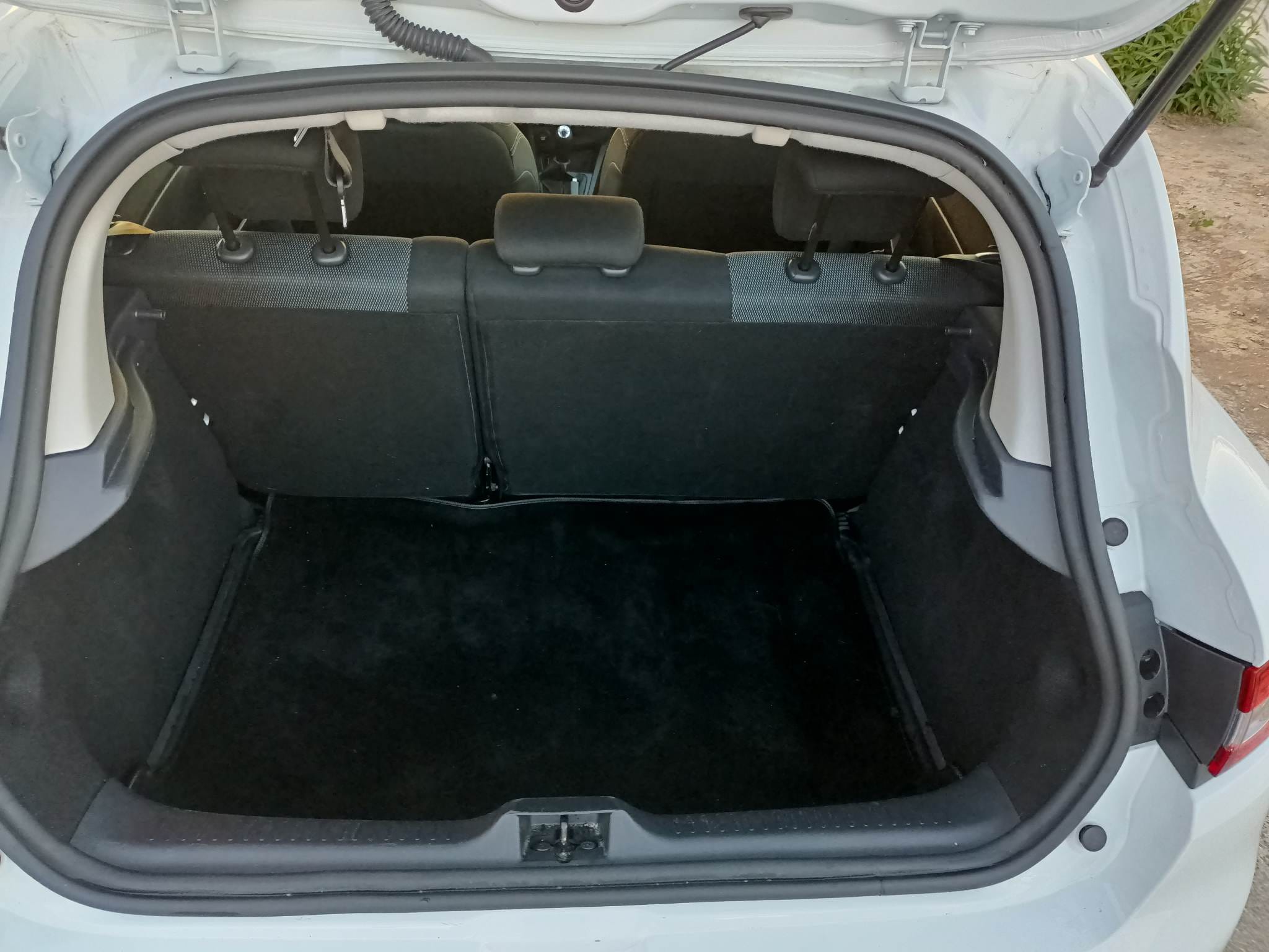 Renault Clio 1.5 DCI Muy Económico con Entrada de Audio/iPod
