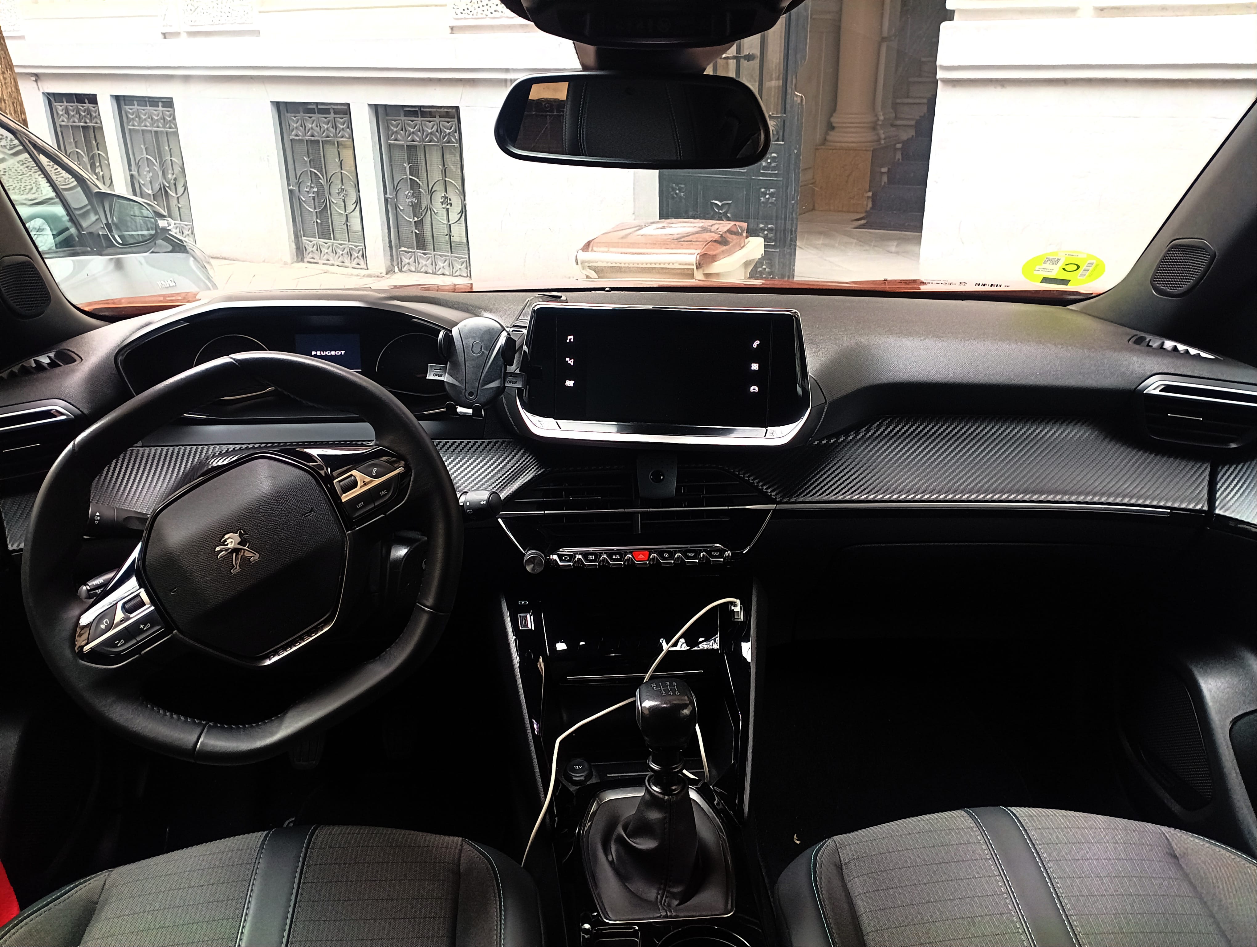 Peugeot 2008 1.2 allure con Control de velocidad