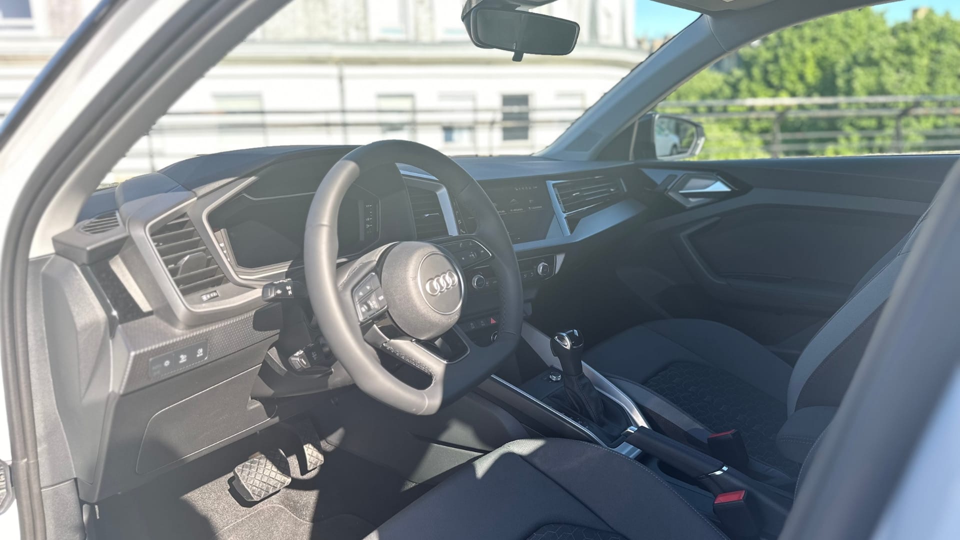 Audi A1 Sportback S-Line - AUTO | GPS | GARE ST-JEAN (750m) avec Siège bébé