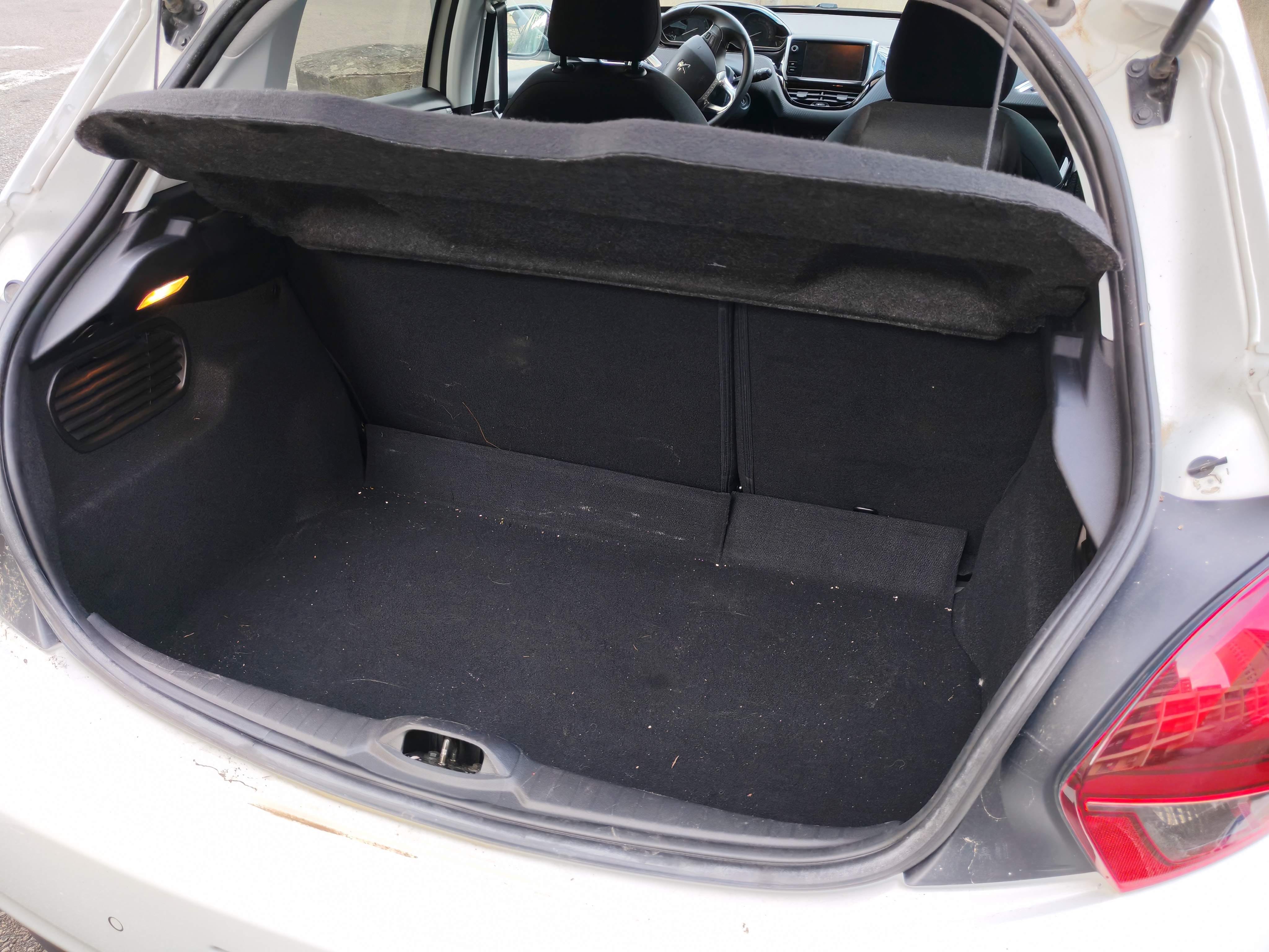 Peugeot 208 Essence 82cv avec Android Auto