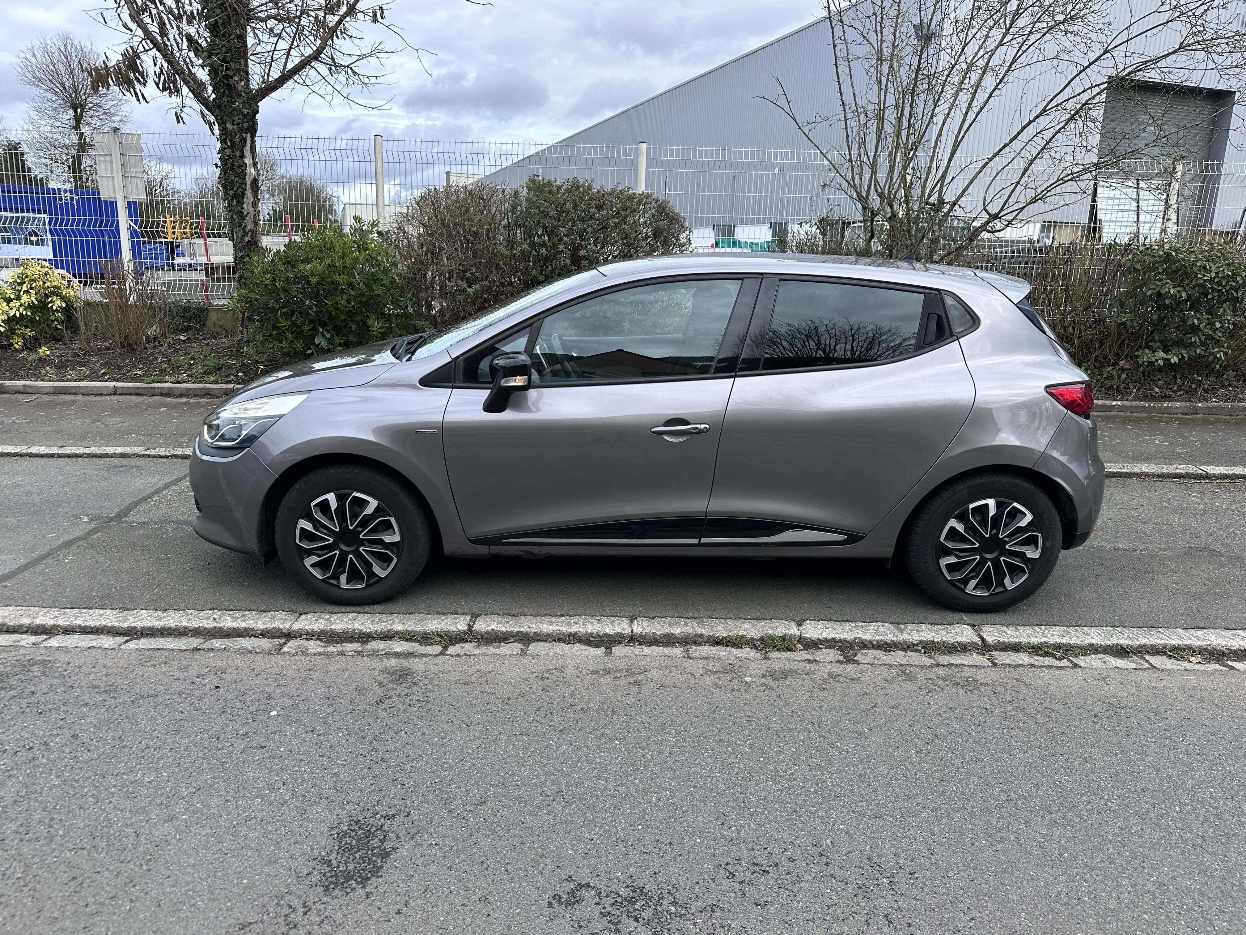 Renault Clio with Air conditioning