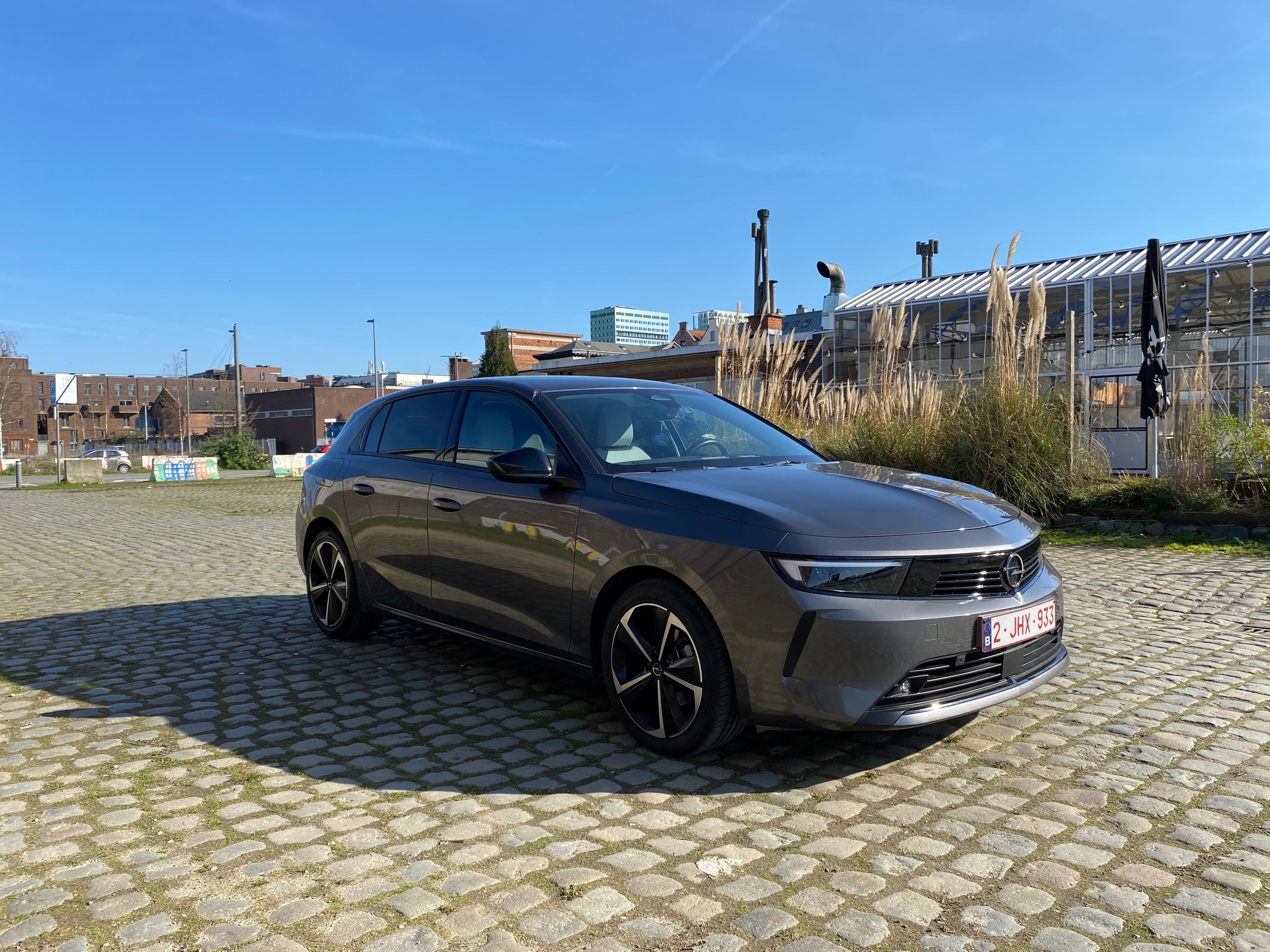 Opel Astra, 2023, Euro 95 (E10), automatisch