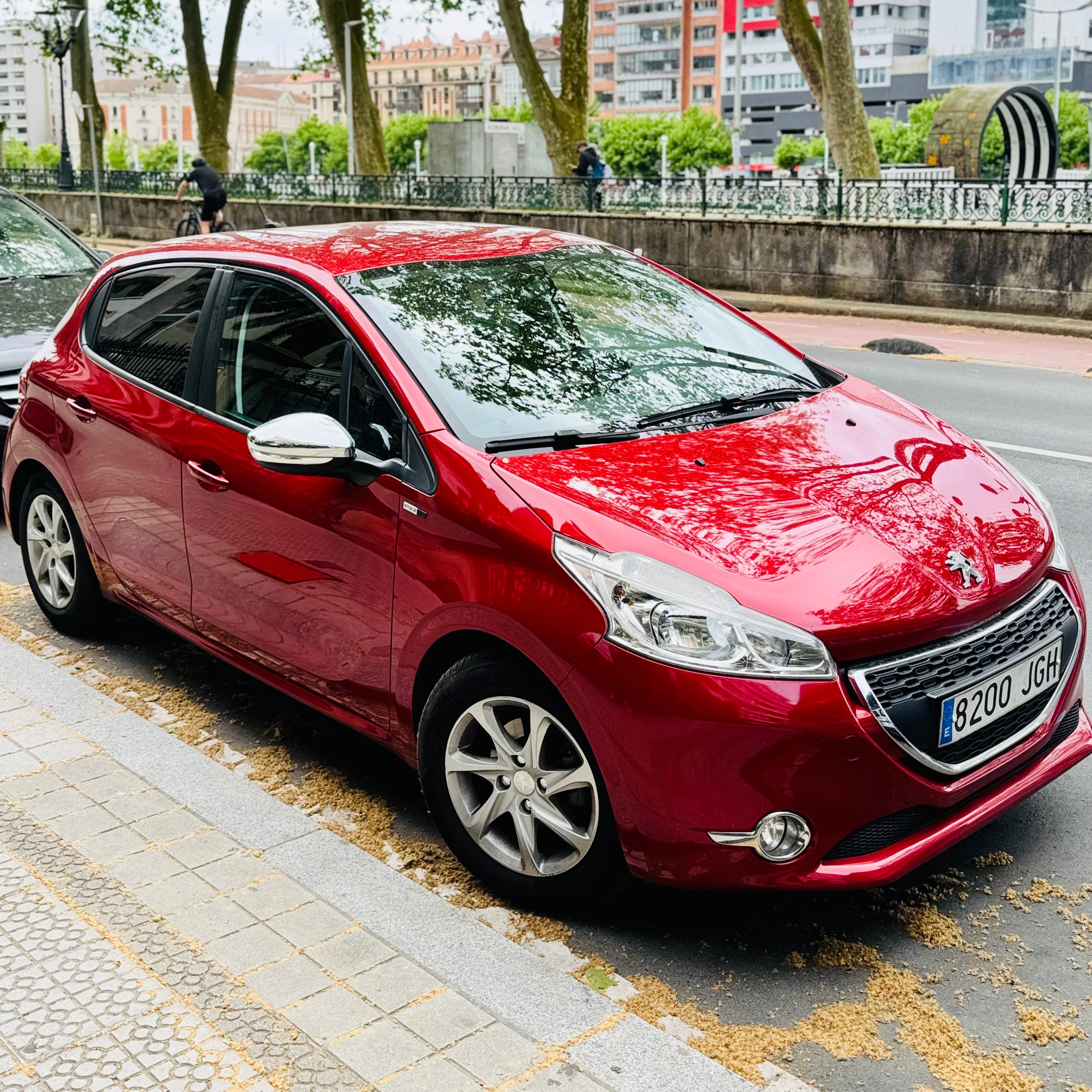 Peugeot 208 con Silla infantil