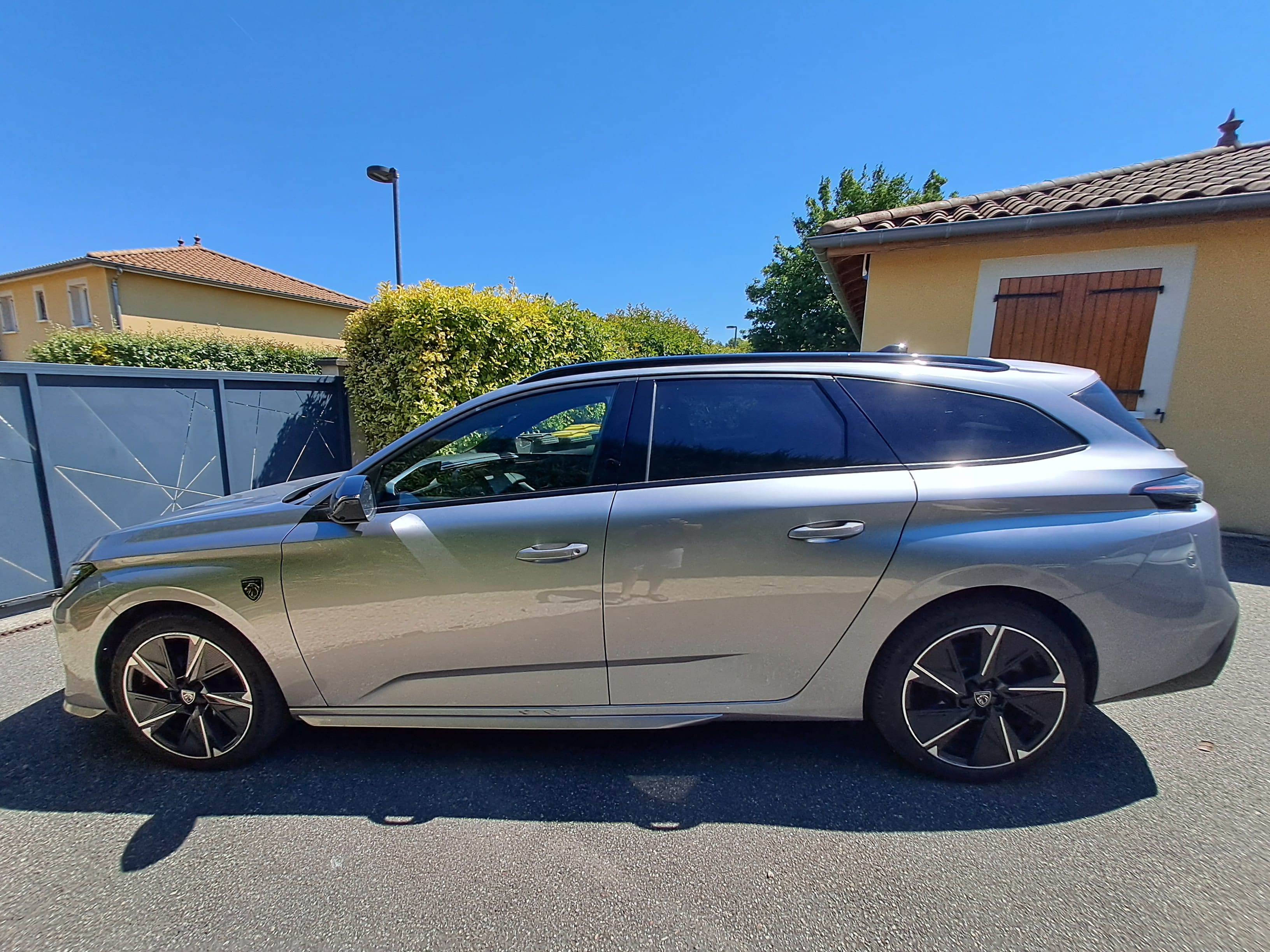 Peugeot 308 SW Électrique avec Climatisation