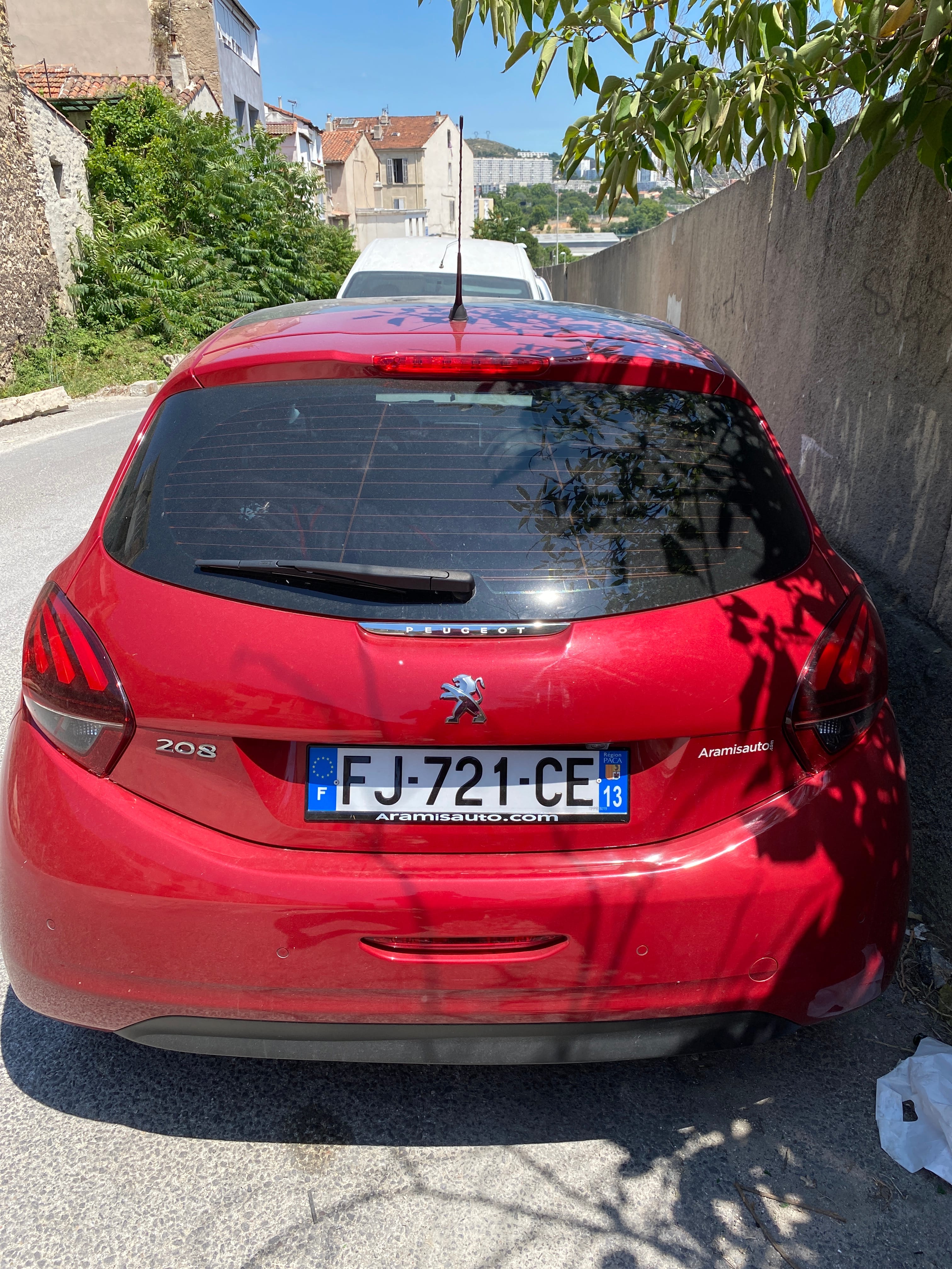 Peugeot 208 with Cruise control