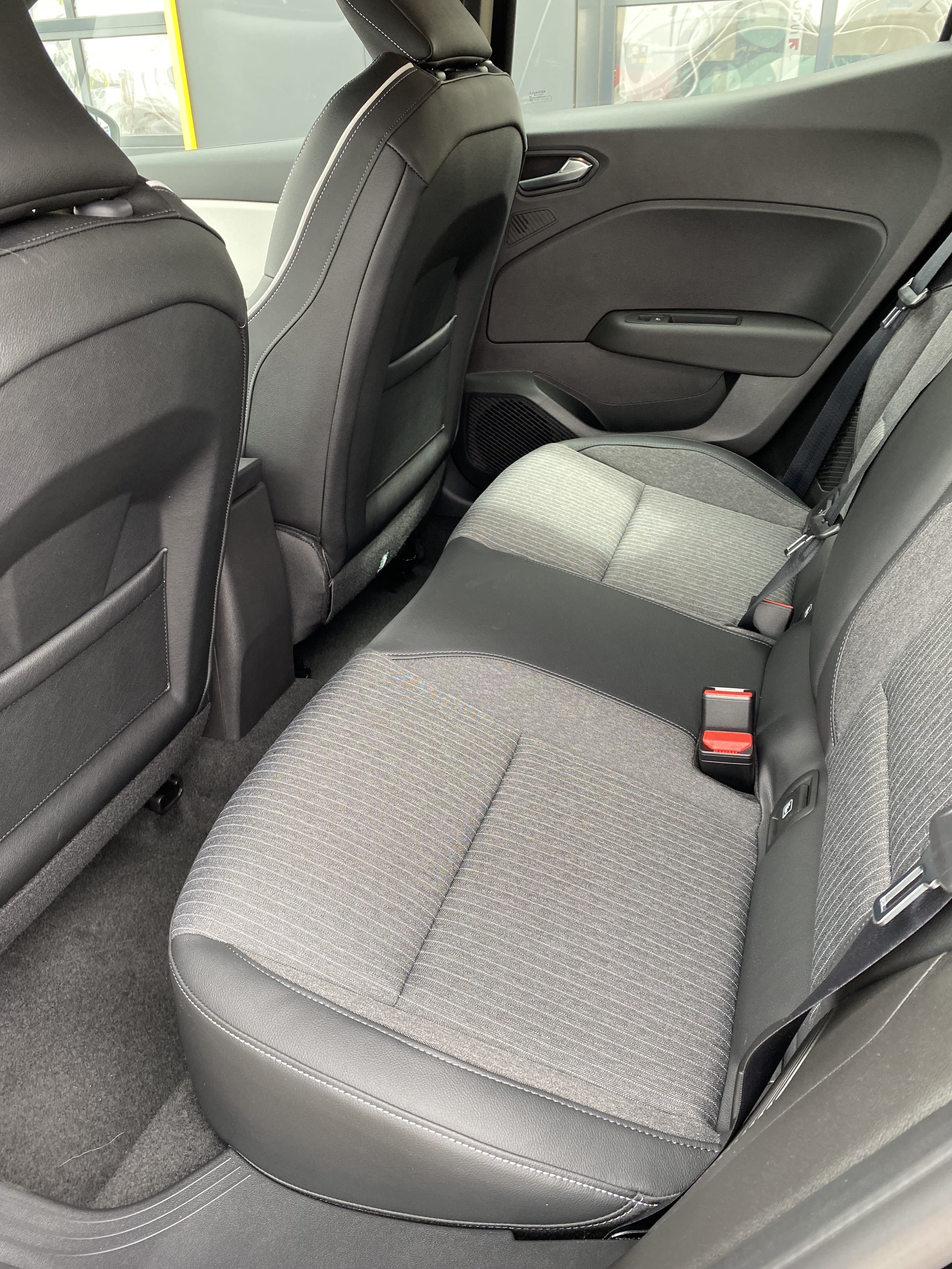 Renault Clio E-tech Intens avec GPS