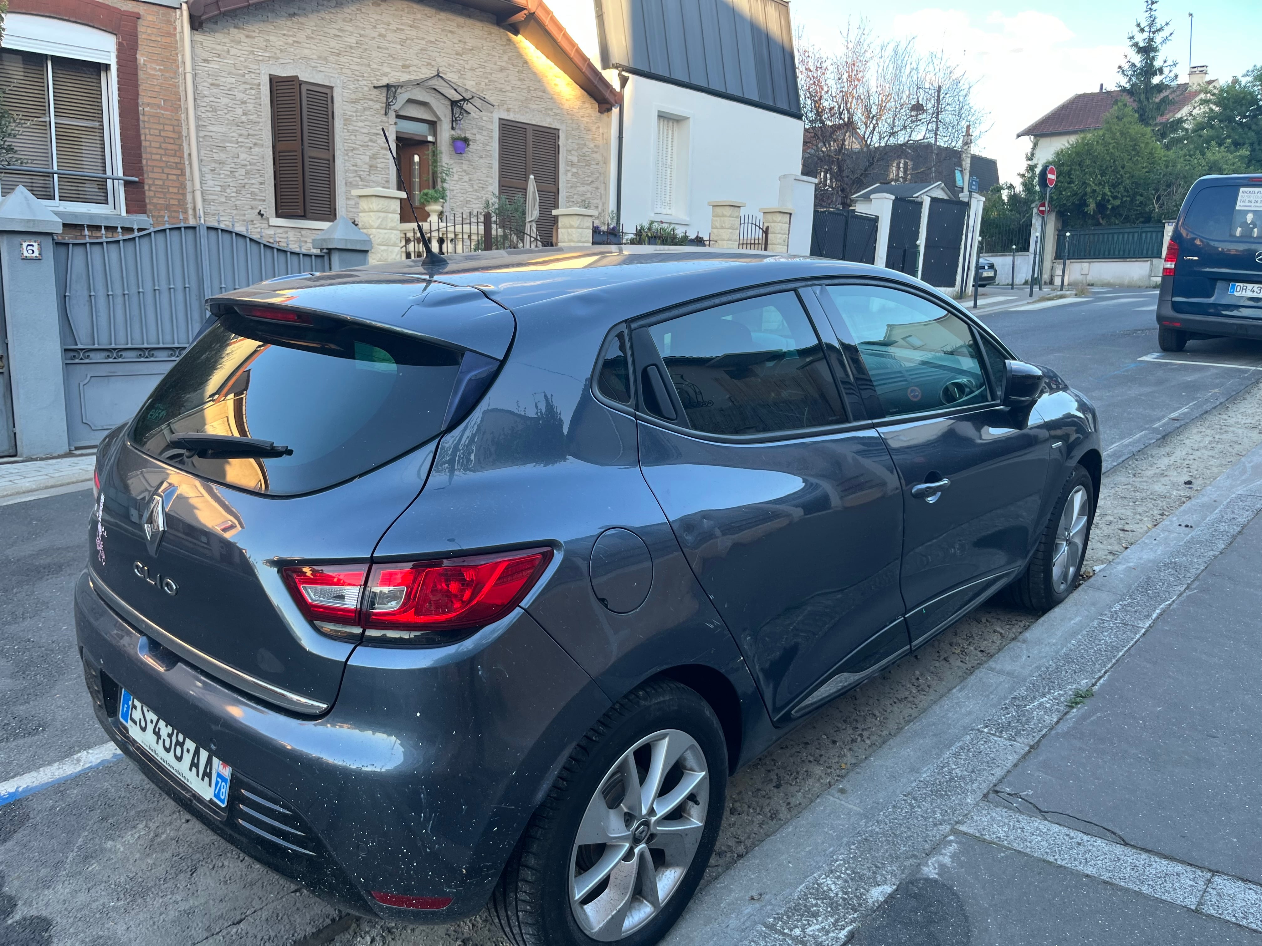 Renault Clio avec Climatisation