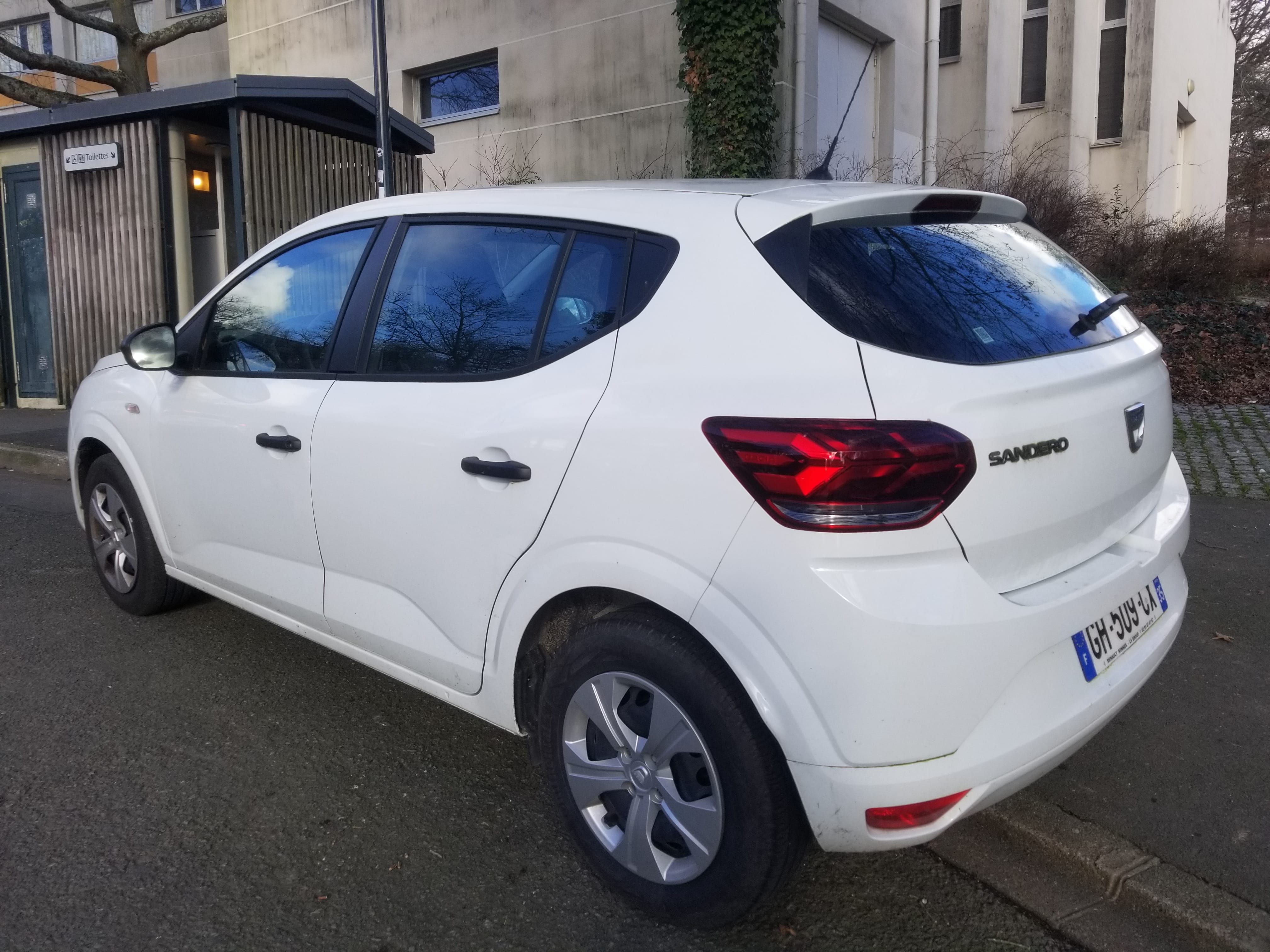 Dacia Sandero avec Chaines