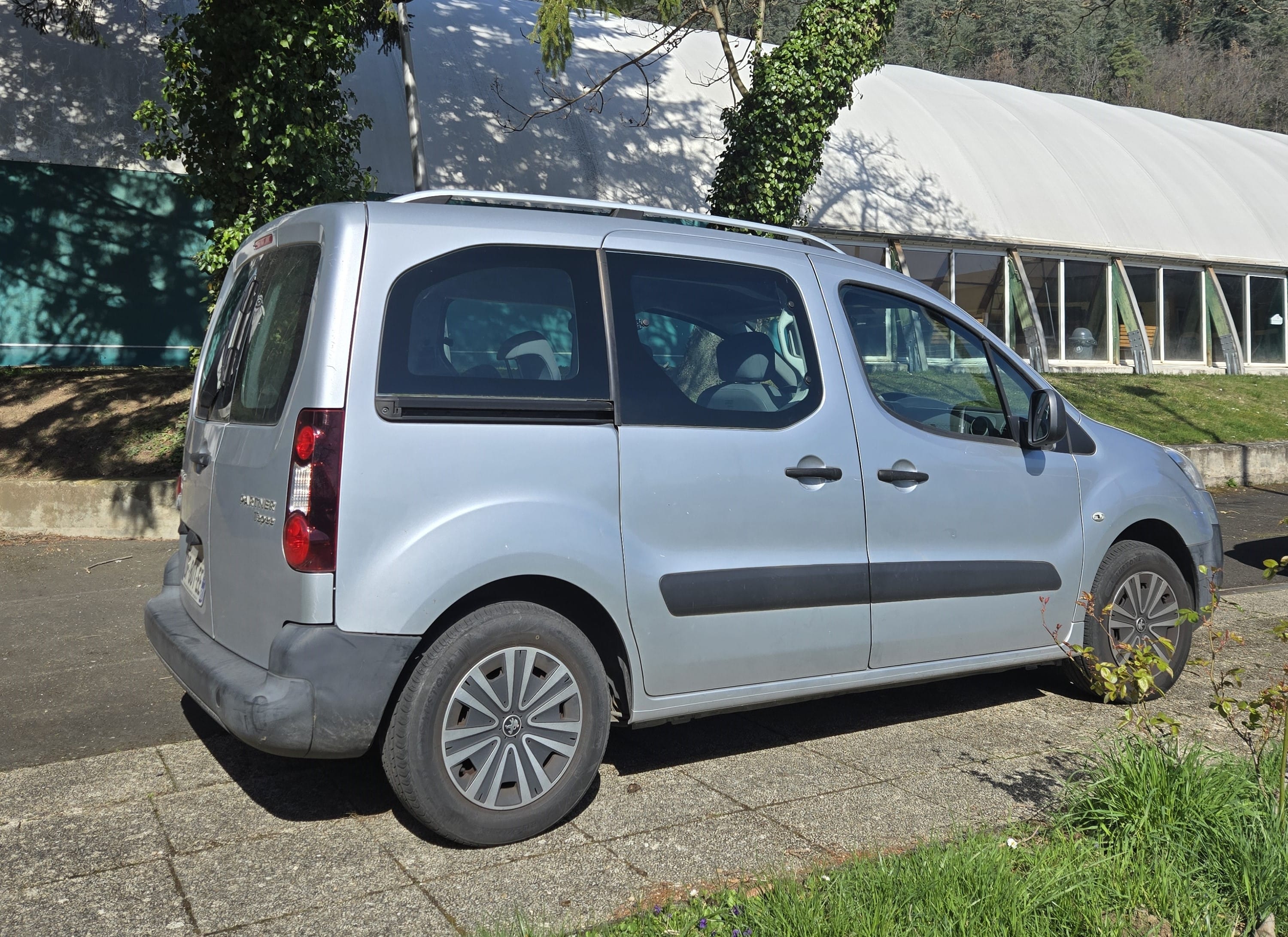 Peugeot Partner avec Pneus neige
