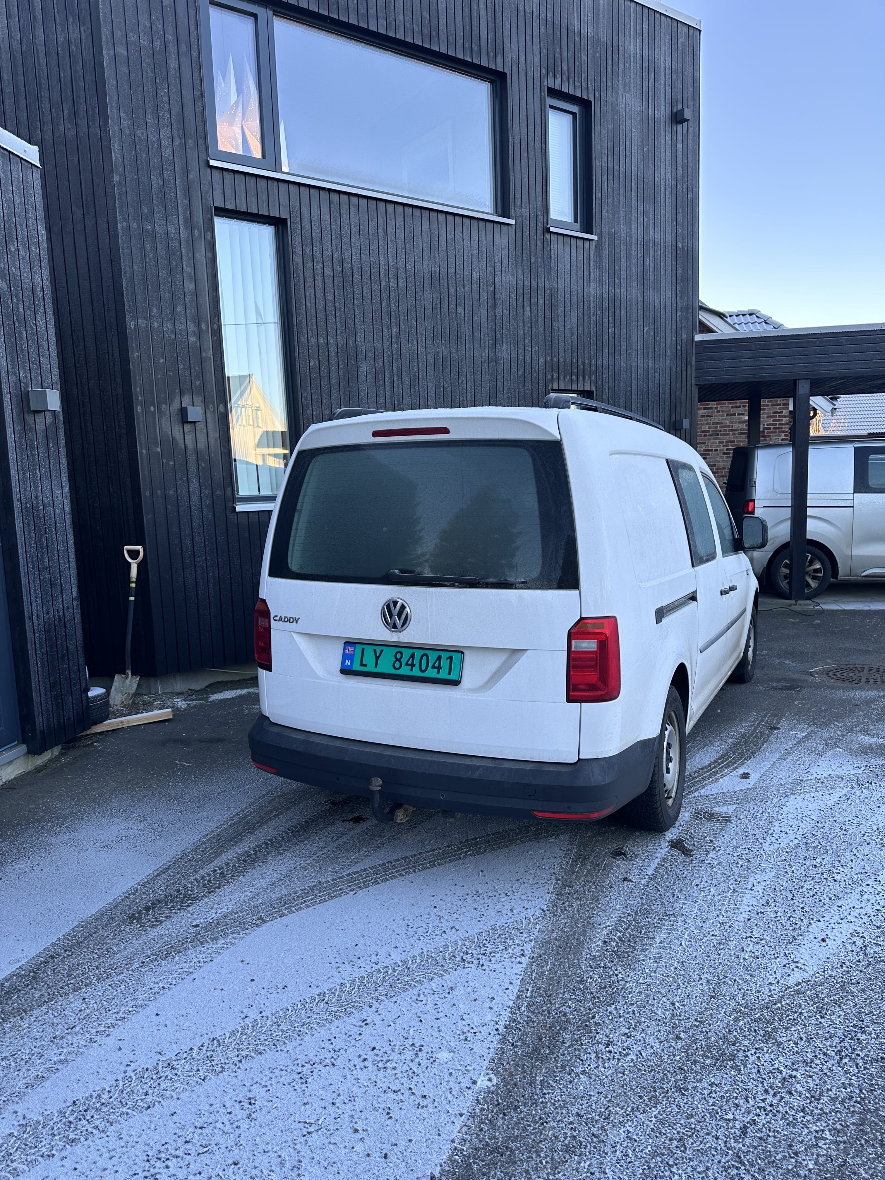 Volkswagen Caddy Maxi with Bluetooth audio