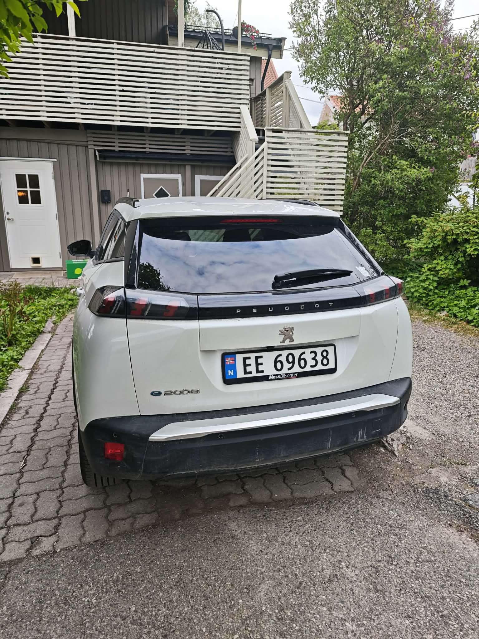 Peugeot e-2008 med Ryggekamera
