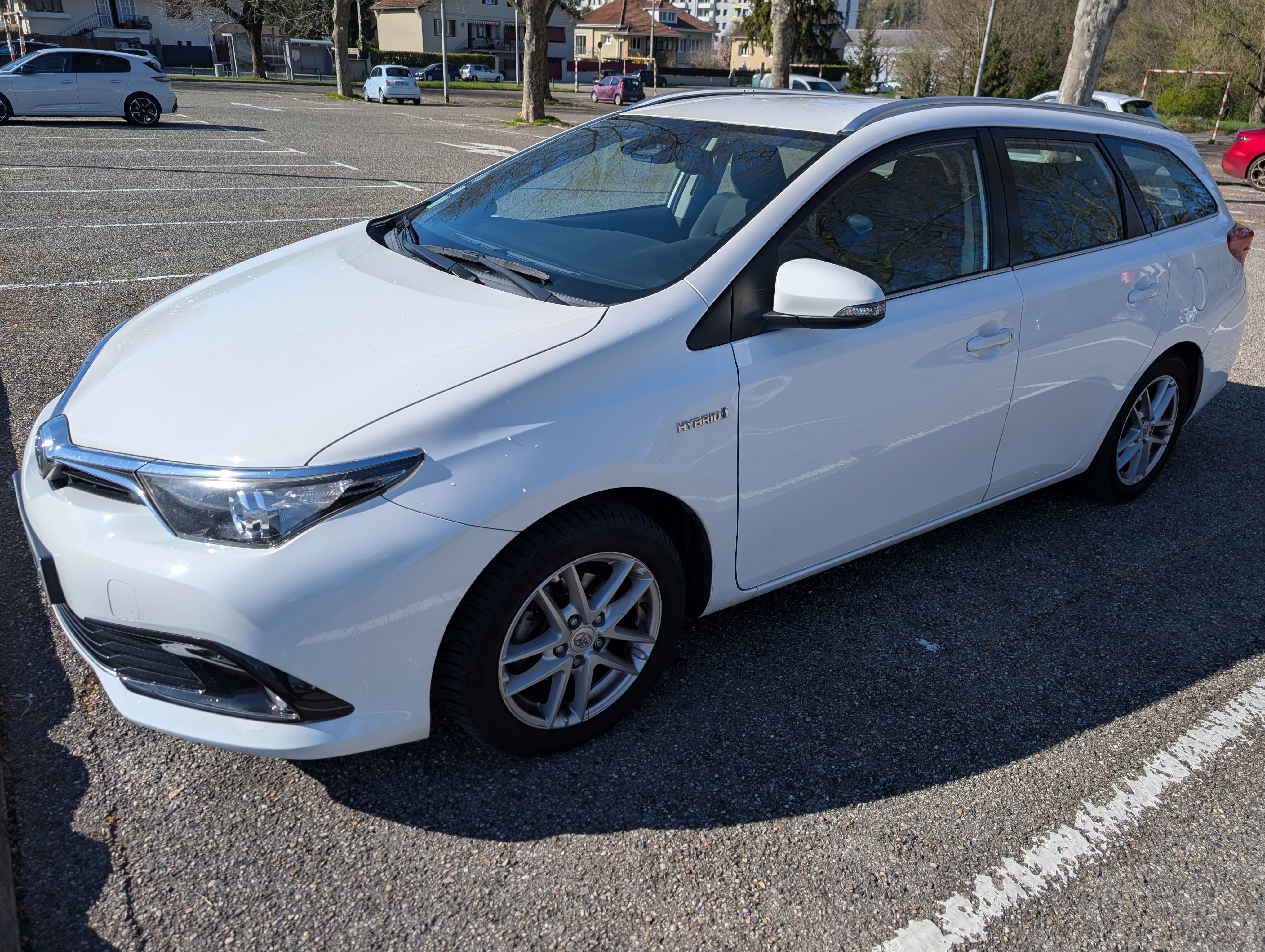 Toyota Auris Touring Sports, 2016, Essence 95, automatique
