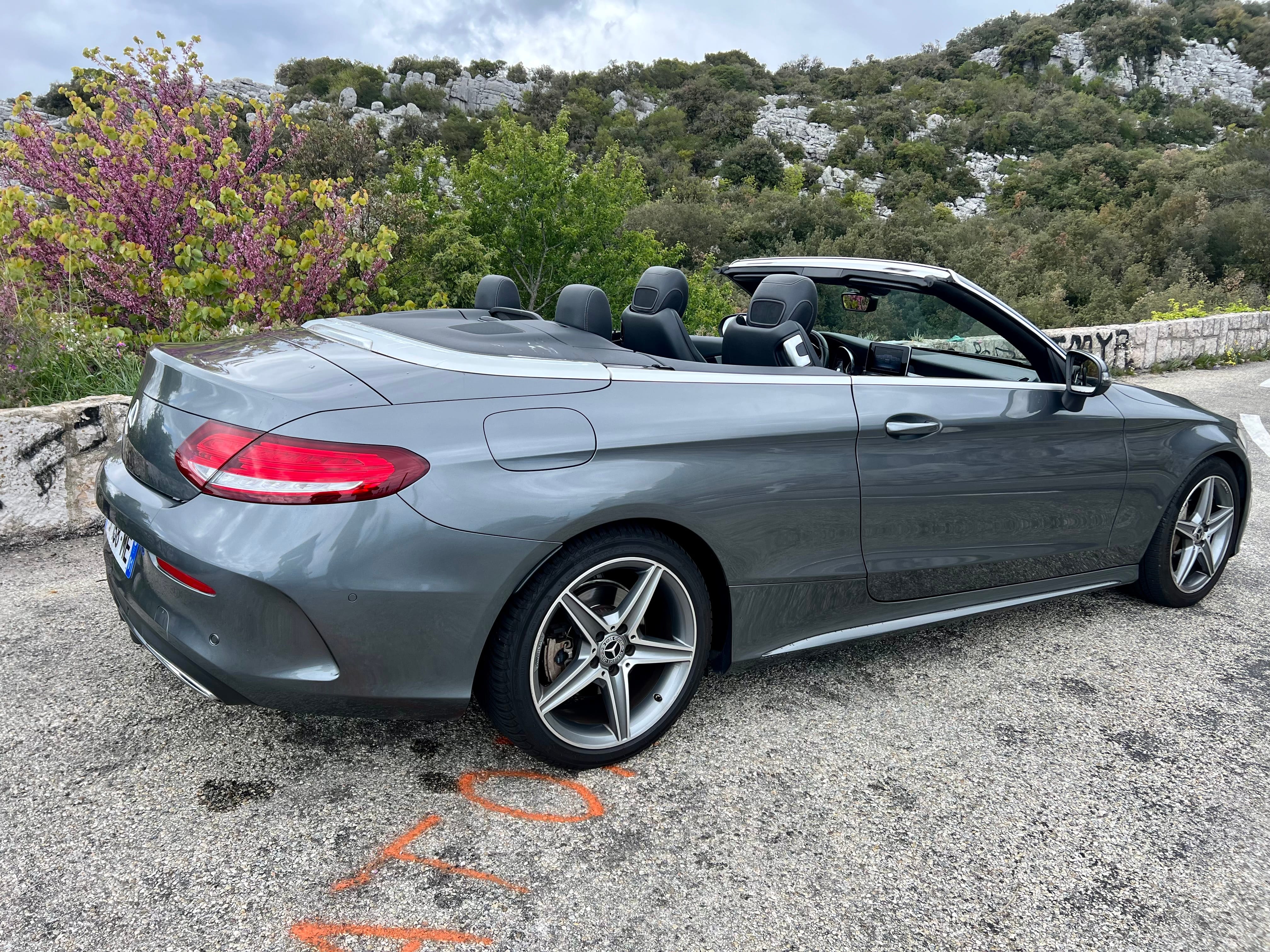 Mercedes-Benz Classe C Cabriolet mit Navigationsgerät