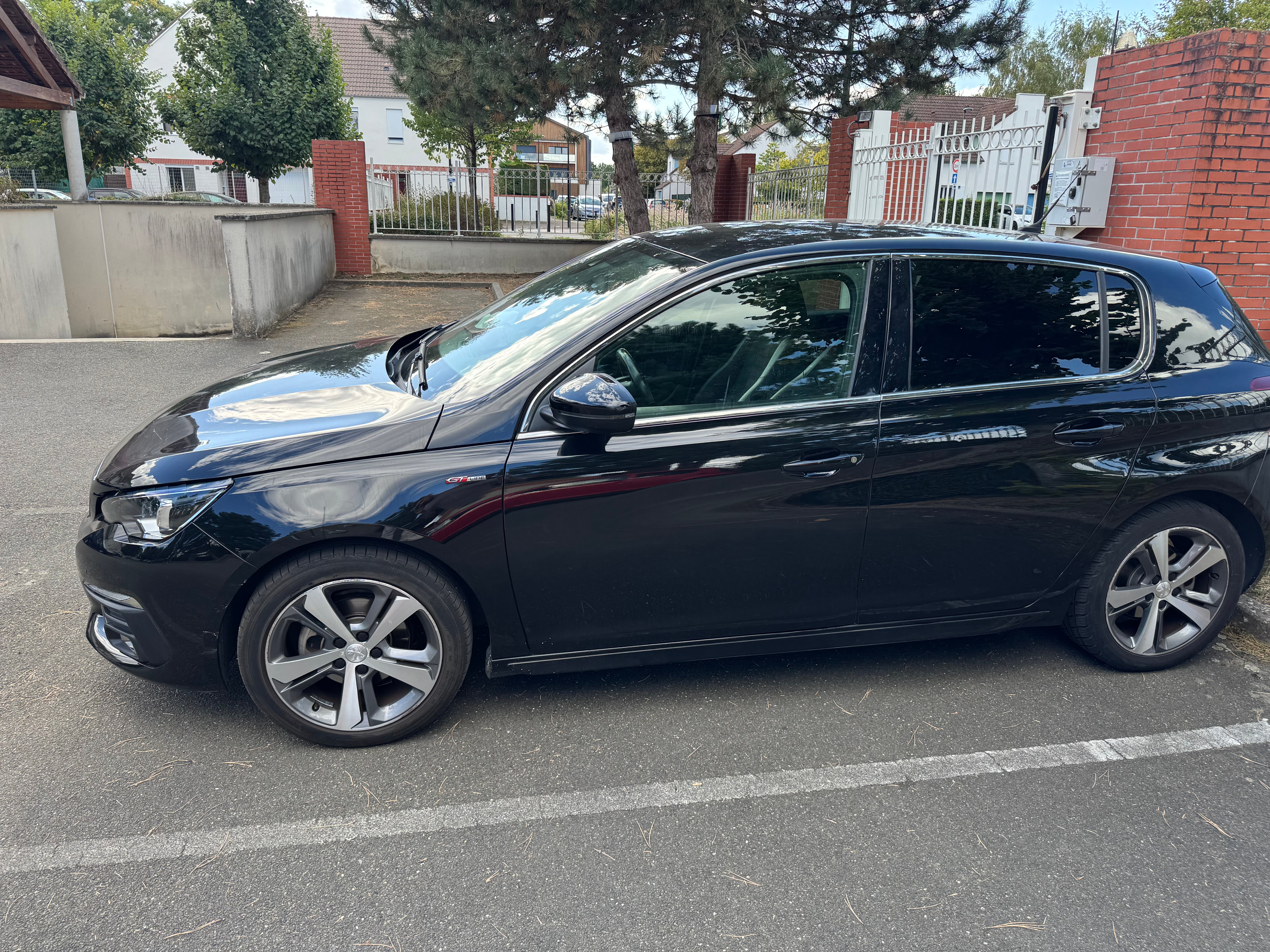 Peugeot 308 GT avec Climatisation